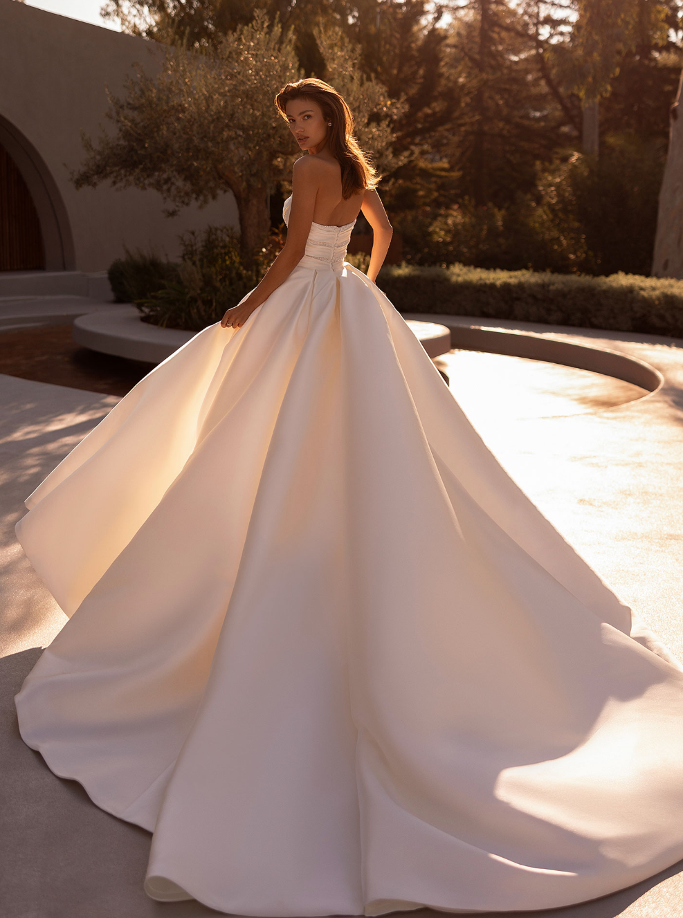 Fillie by Demetrios Bride.png