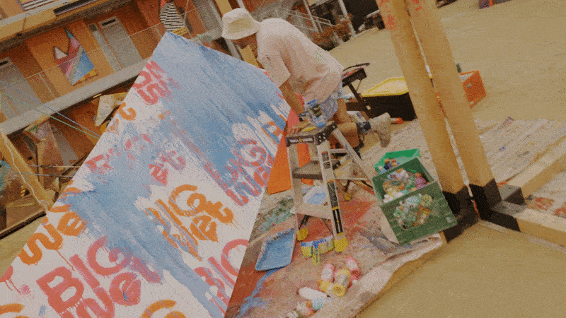 Joe Cole of Jupiter Sunsets creating live art at Big Wet at the Soap Factory in San Diego, California