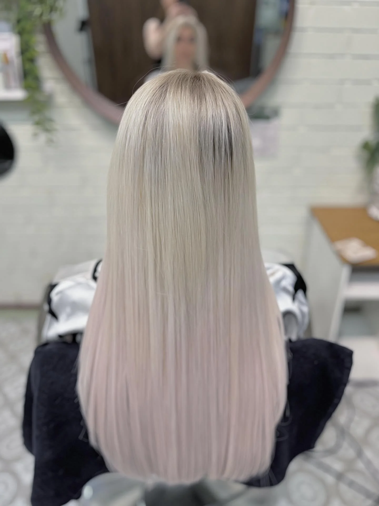 This is your sign ✨

She asked for brighter, longer, seamless&hellip; so that&rsquo;s exactly what we delivered.
A blonde that doesn&rsquo;t need to shout to get noticed&mdash;just quietly turns heads.

7 hours of precision lifting paired with 4 hour