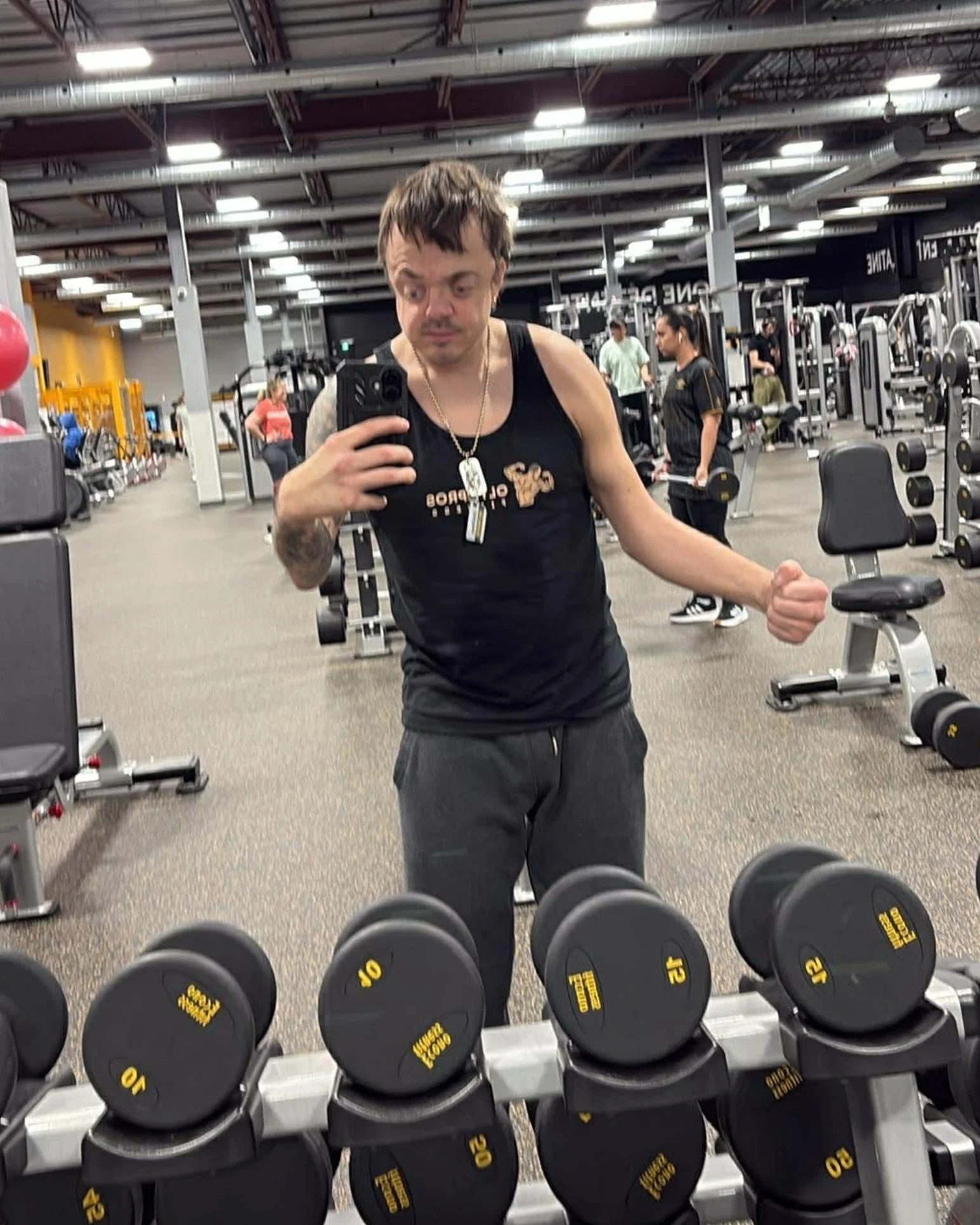 Apr&egrave;s 10 ans au Gym PAK, ma deuxi&egrave;me maison, ma famille 🫶 il a fallu tourner la page...

J'ai commenc&eacute; un nouveau chapitre chez &Eacute;conofitness. 💪

Je d&eacute;teste le changement&hellip; j&rsquo;ai un peu l&rsquo;impressio