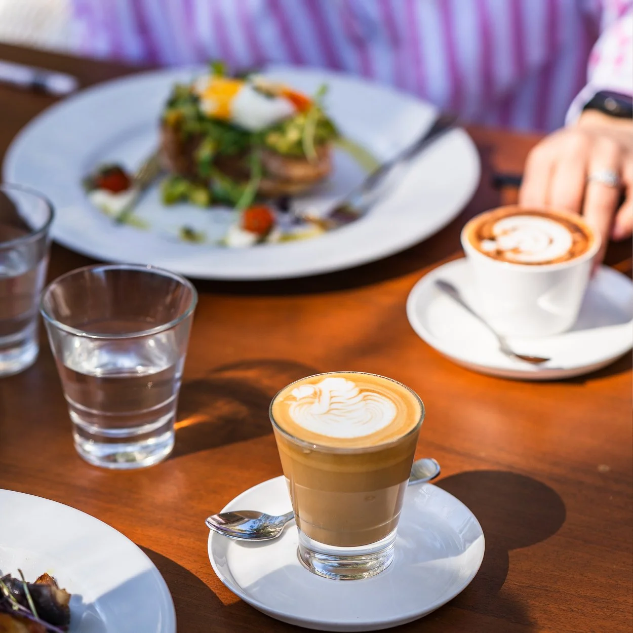 Spoons Riverside coffees and breakfast