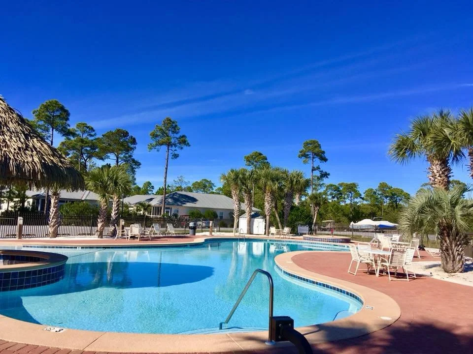 Shore Beats Workin' Resort Style Amenities