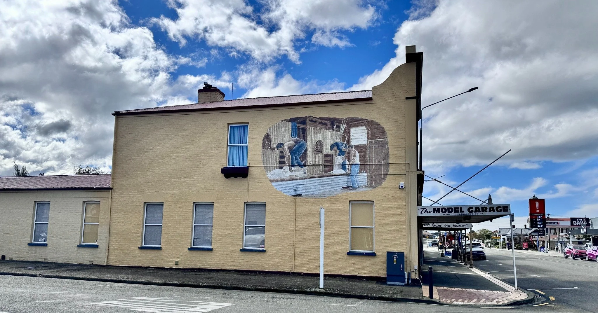 WAIMATE SHEARS - ONE NOT TO BE MISSED

This Bill Scott mural on the corner of Queen and Grigson Streets celebrates Waimate District&rsquo;s long connection with sheep, wool and shearing.

And in a couple of weeks, some of the country&rsquo;s top shea