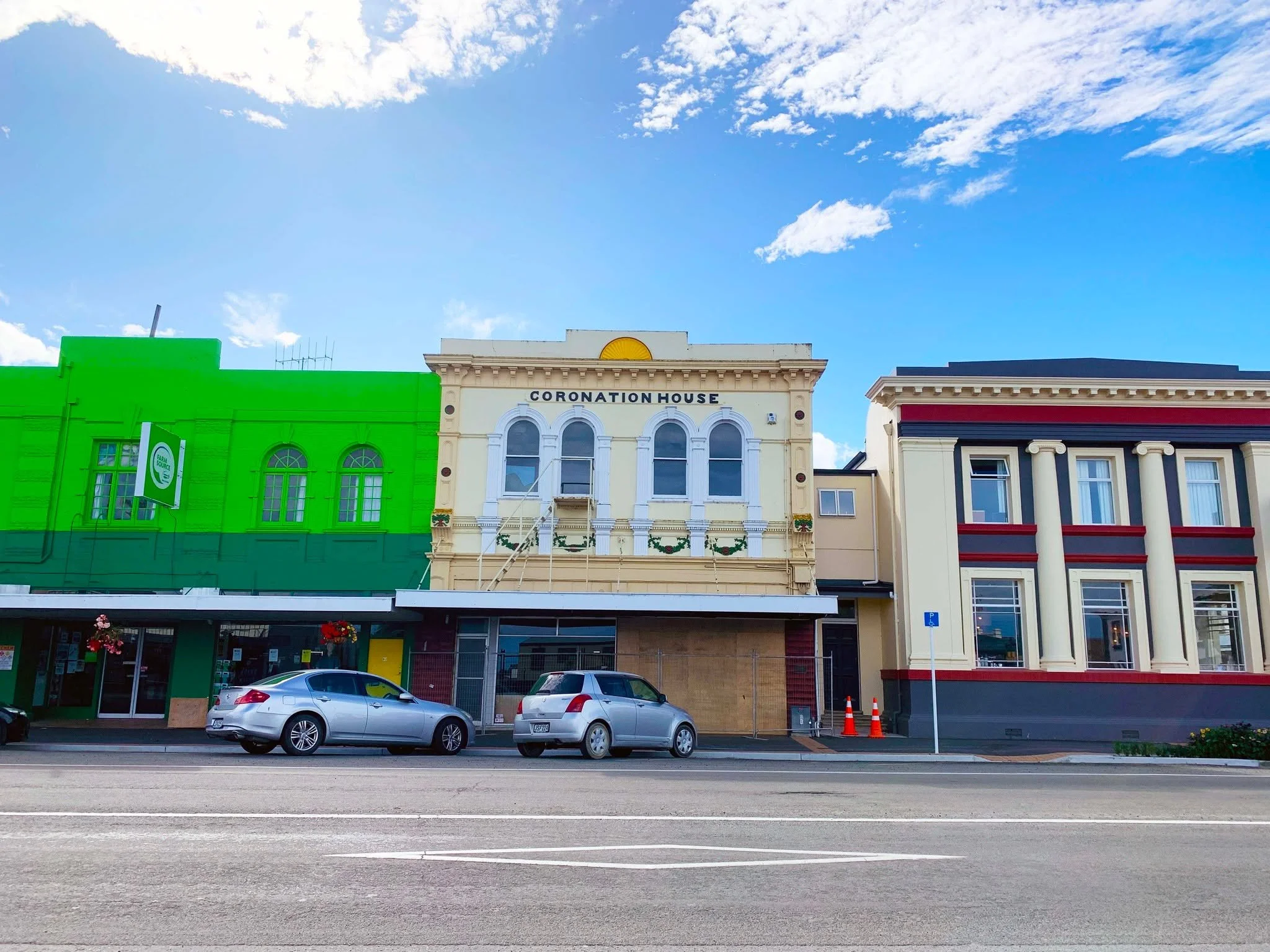 THE SUN'S OUT IN WAIMATE! ☀️

Here's some ideas to get you out the door:

🥕 The Waimate Community Market's kicking of at 9am.
🌷 Have a wander around Victoria Park - spring's a stunning time to go.
🛍️ Hit the shops - fabulous shops, fabulous people