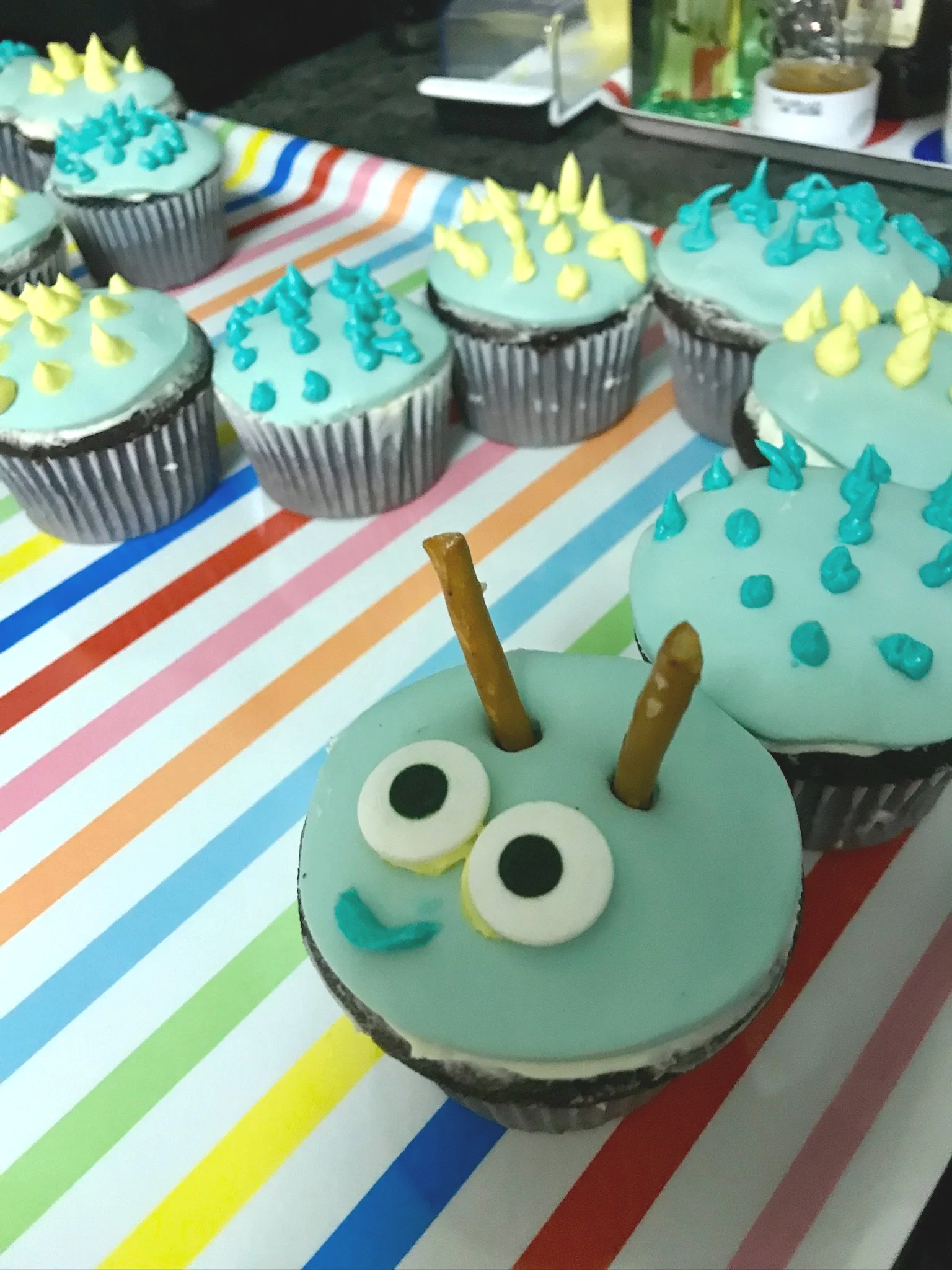 Chocolate Cupcakes with Vanilla Frosting