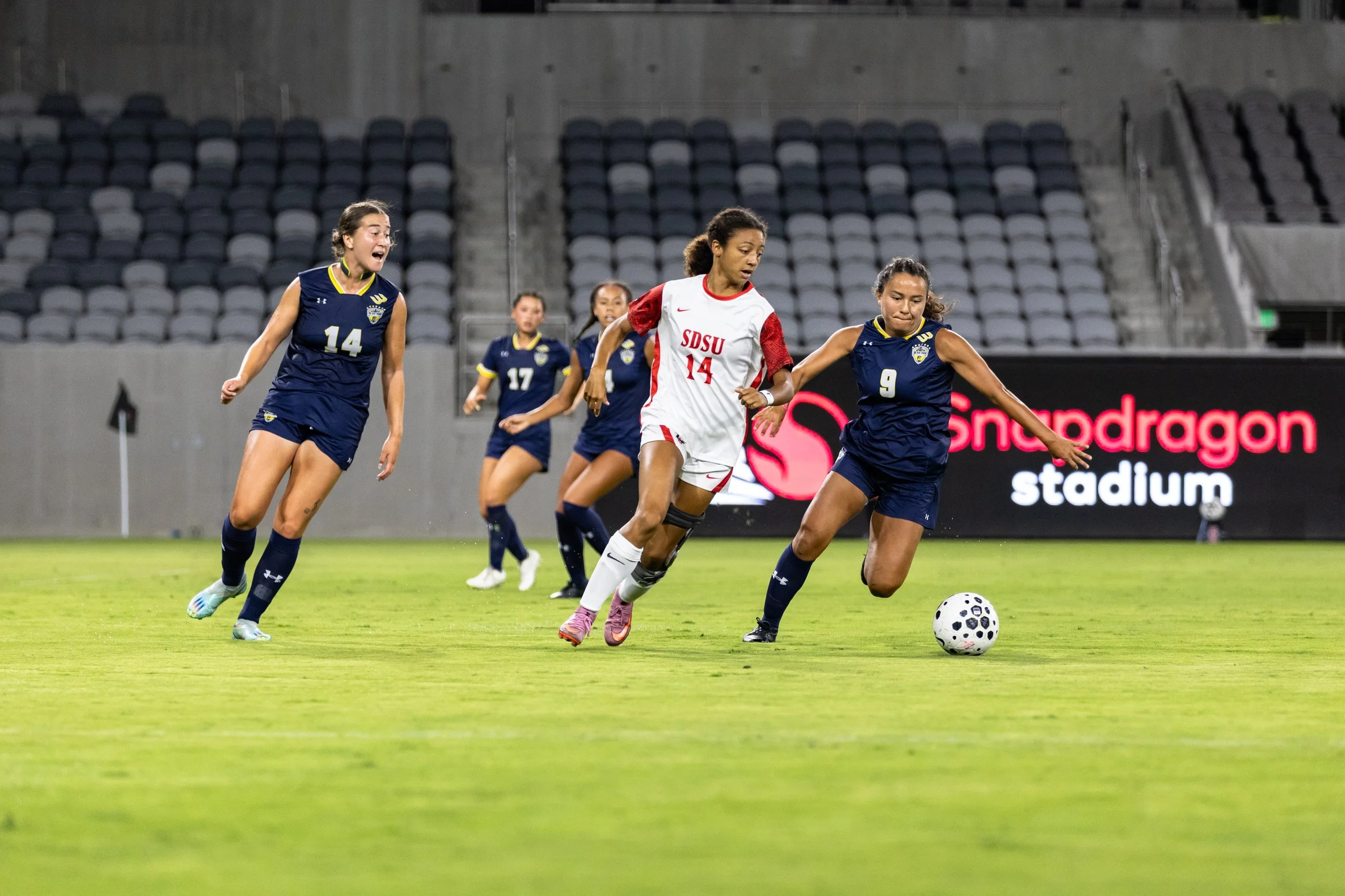 08-30_W Soccer-v-UCSD_9.jpg