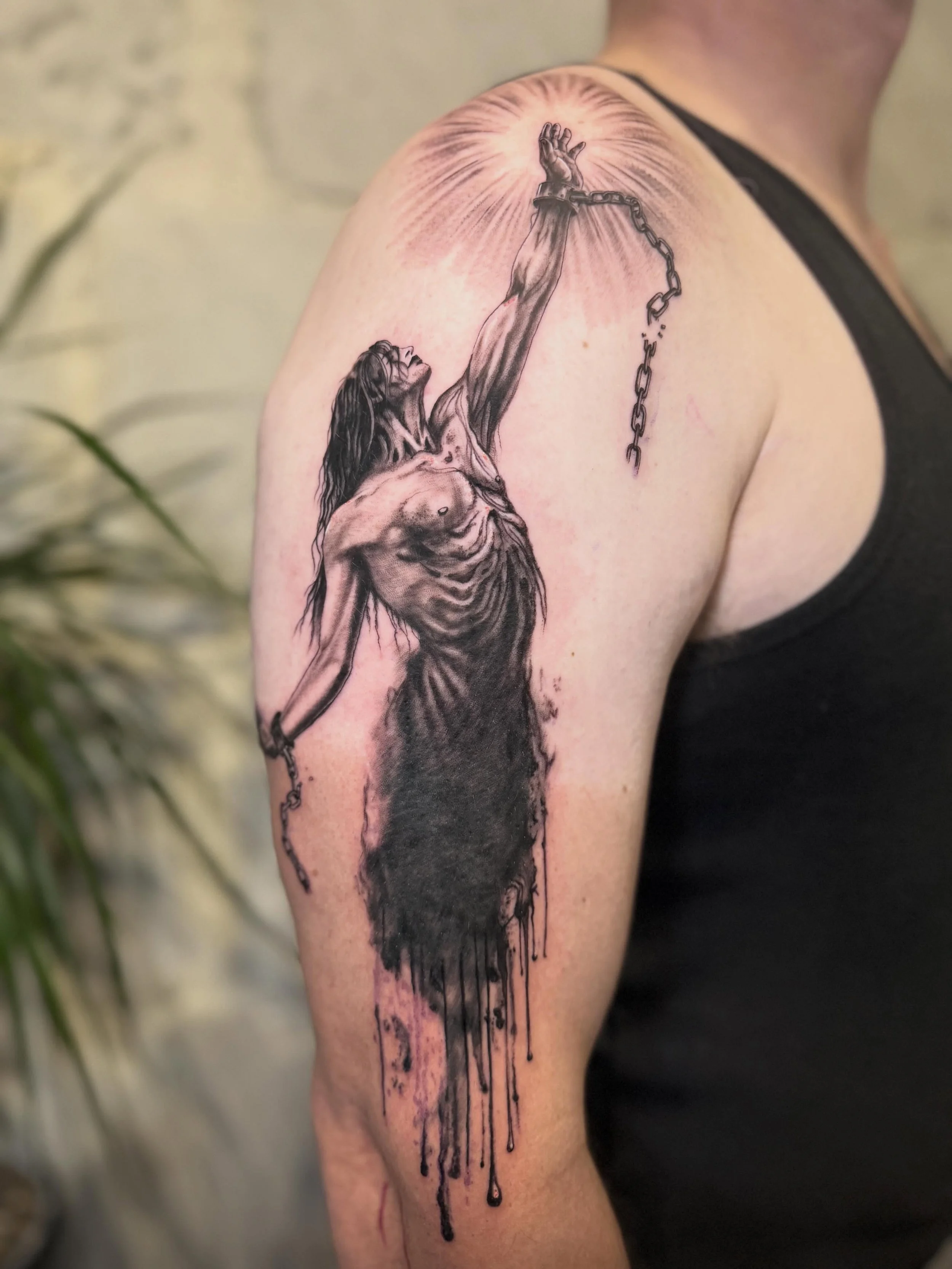 Hope. Breaking free from what keeps us chained. 
Beginning of a larger project for @rad_ar85 
Thanks so much for the trust Kyle look forward to working on this some more!

#realismtattoo #bnginksociety #darkartist #breakingfree #nztattooartist