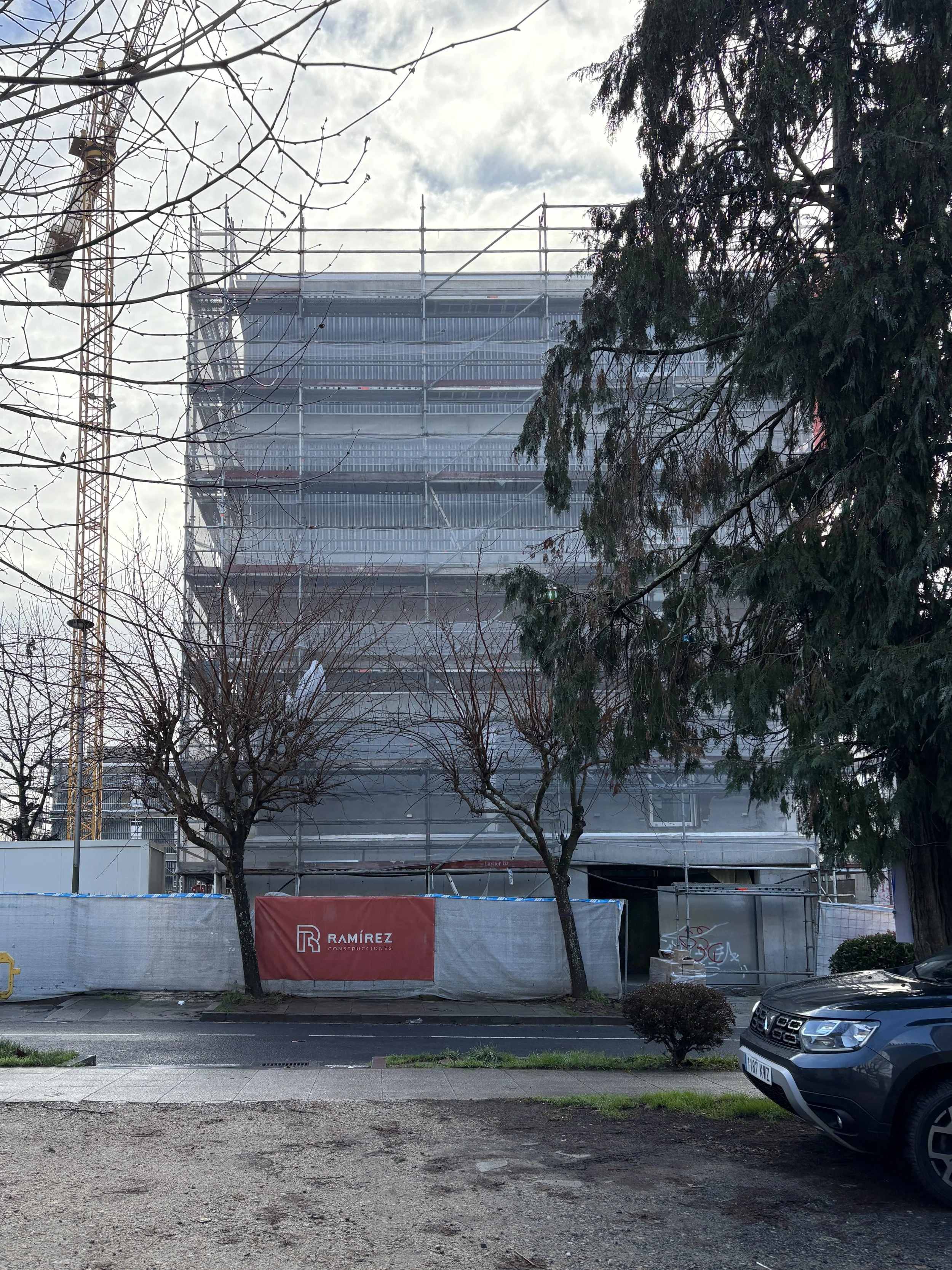 EDIFICIO DE 24 VIVIENDAS / SANTIAGO