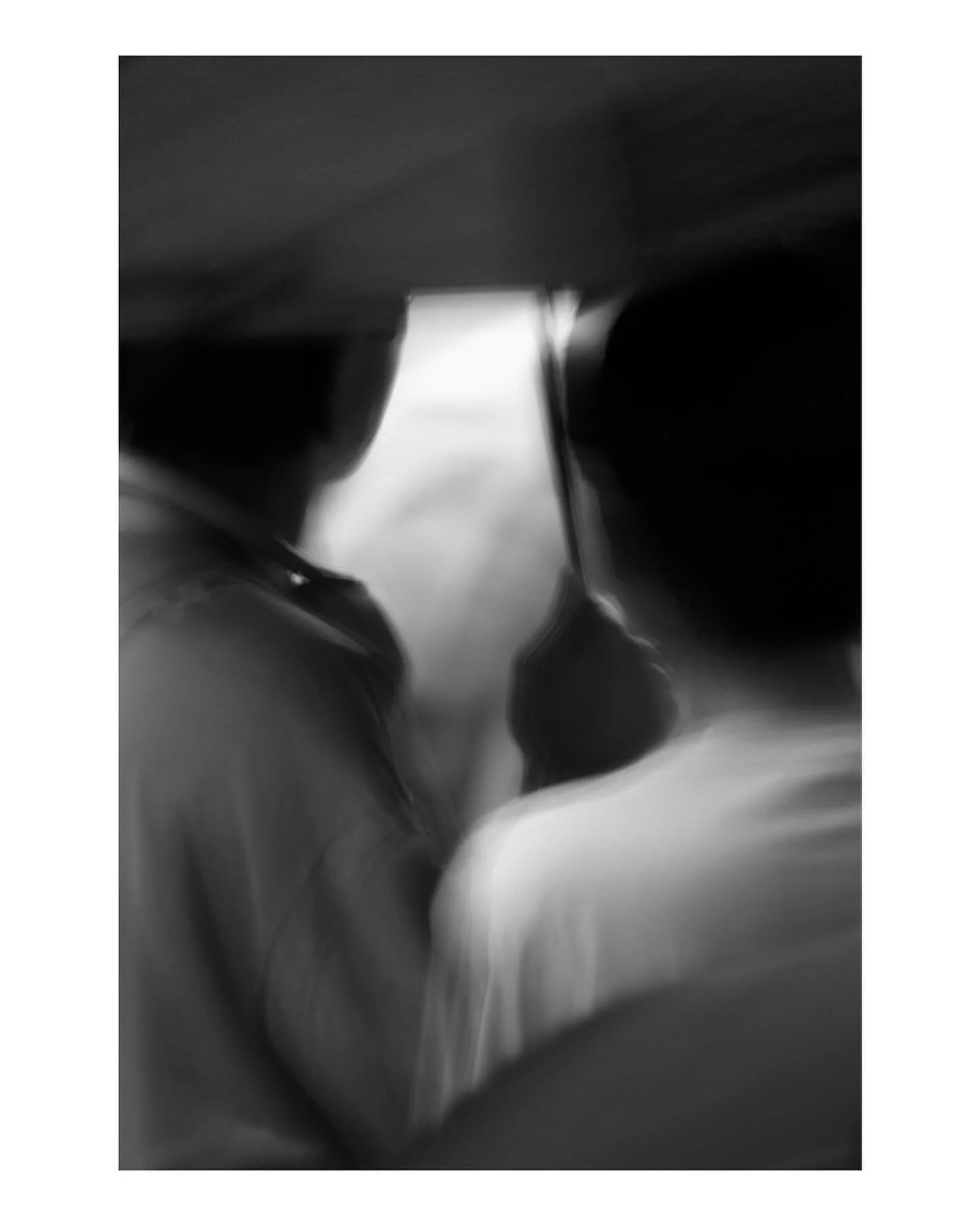 I have no idea how this shot happened as per usual, but somehow seems kinda cool tho&hellip;

#gfx #gfx50sii #fujishooters #bw #bwoftheday #monocromatic #monochromaticphotography