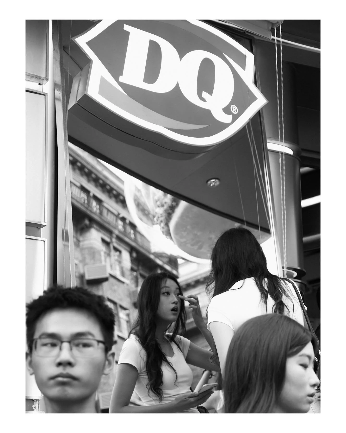 I usually either work or hibernate during the Chinese golden week(guess why). Today I finally very reluctantly dragged my ass out for a walk&hellip;and take a few snaps along the way obviously 😜 and while it was indeed People Everest People Tsunami,