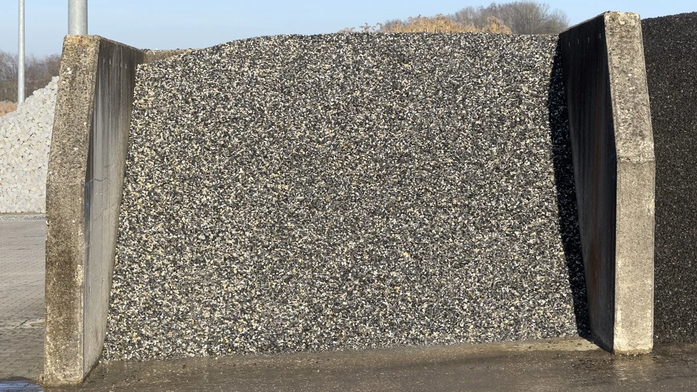 Ziersplitt-gemischt-färbig