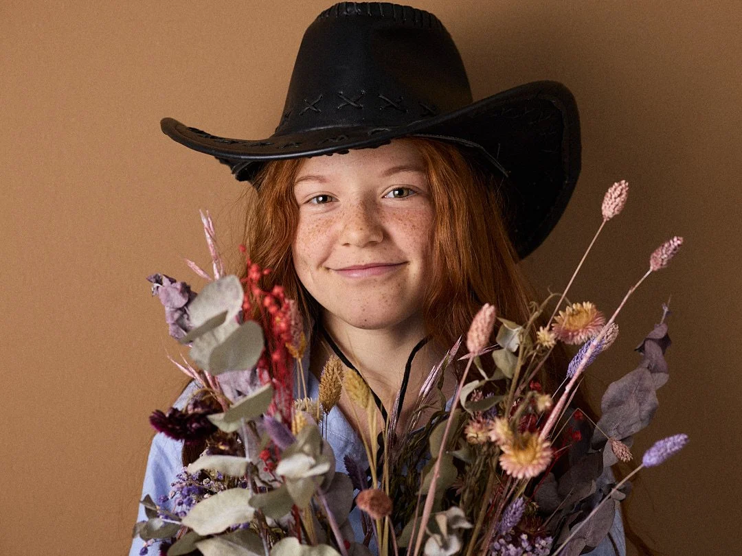 kinderfotografie-editorial-cowgirl-maedchen-studio-97.jpg