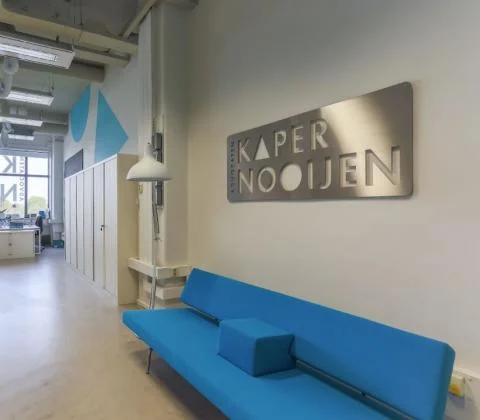 Kennis en champagne, Kaper Nooijen Advocaten deelt uit