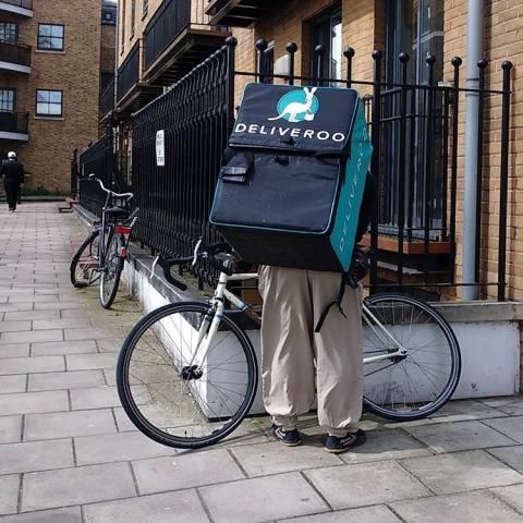 Het platform Deliveroo: overeenkomst van opdracht of arbeidsovereenkomst?