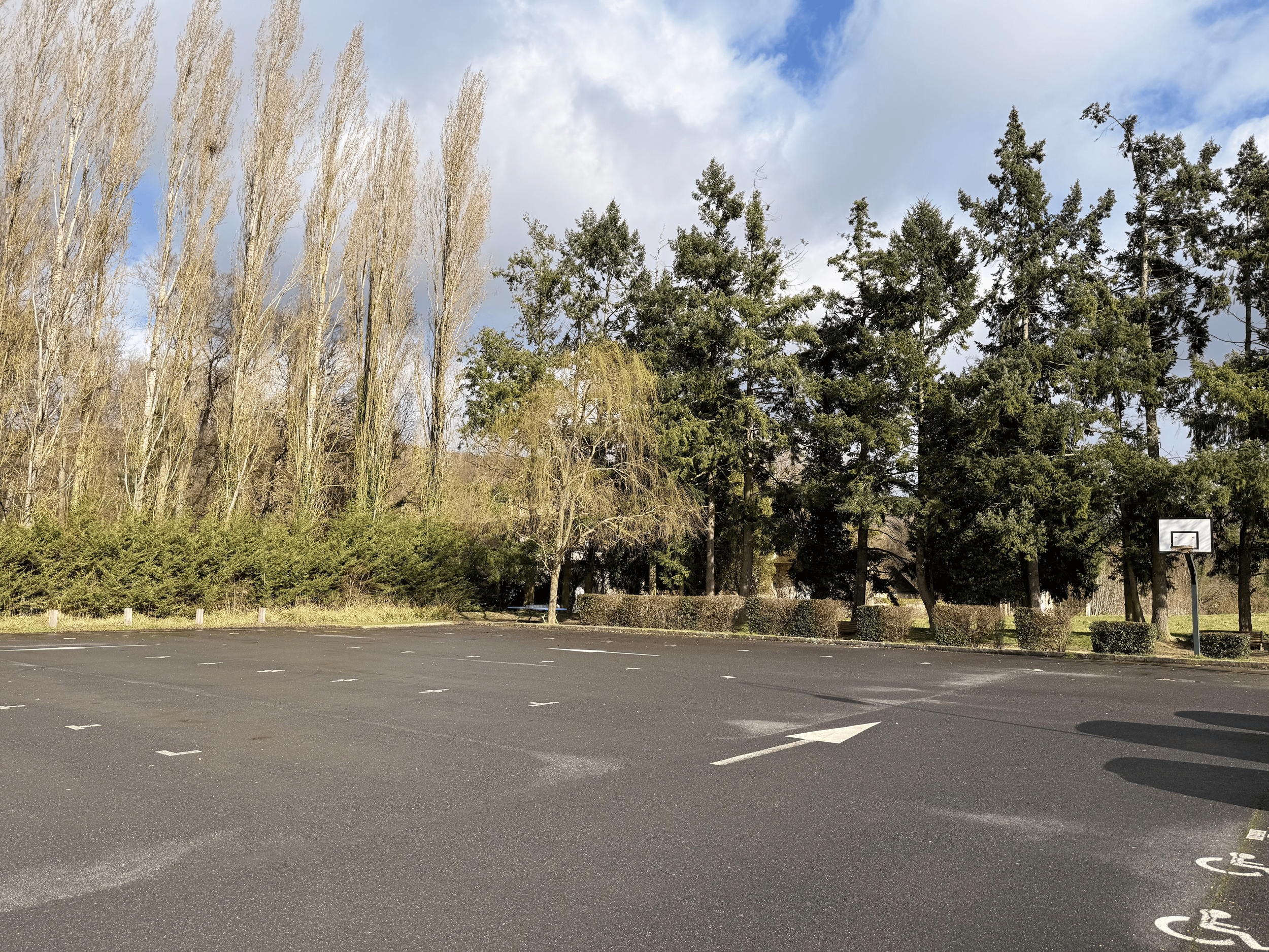 Place de la mairie Sermaise