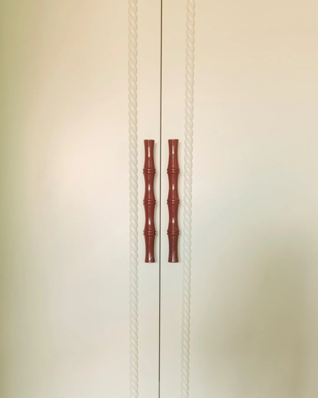 Elevate your interiors effortlessly, it&rsquo;s the little details that make the biggest difference. These intricately designed cabinet handles blend timeless elegance with modern aesthetics, adding a touch of luxury to any space.