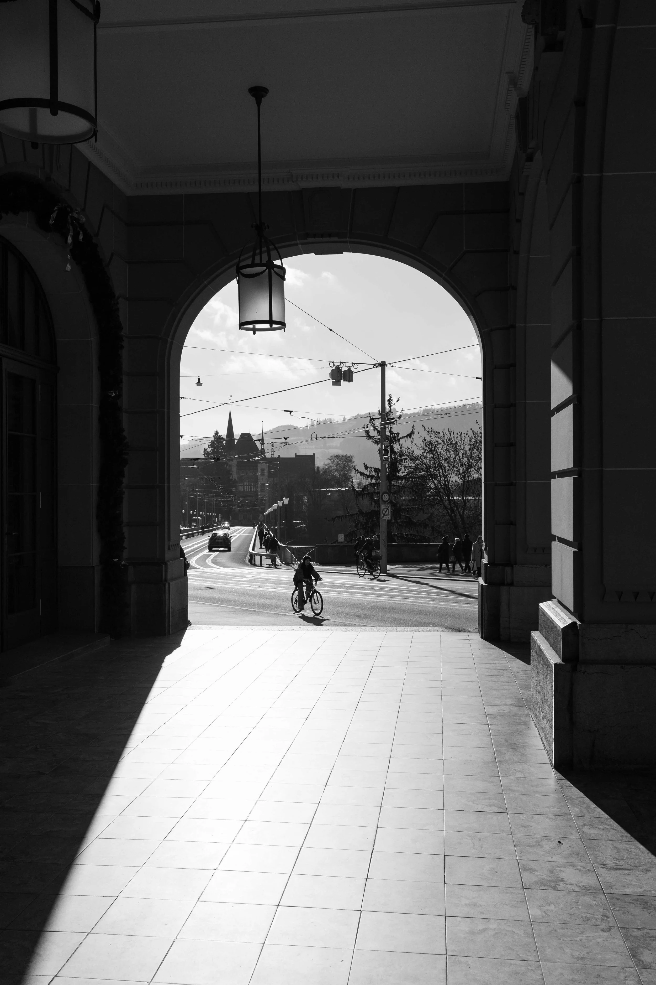 16_velo_kultur-casino-bern_stadt-bern_schwarz-weiss-fotografie_c_tina-berger_2023_hochformat.jpeg