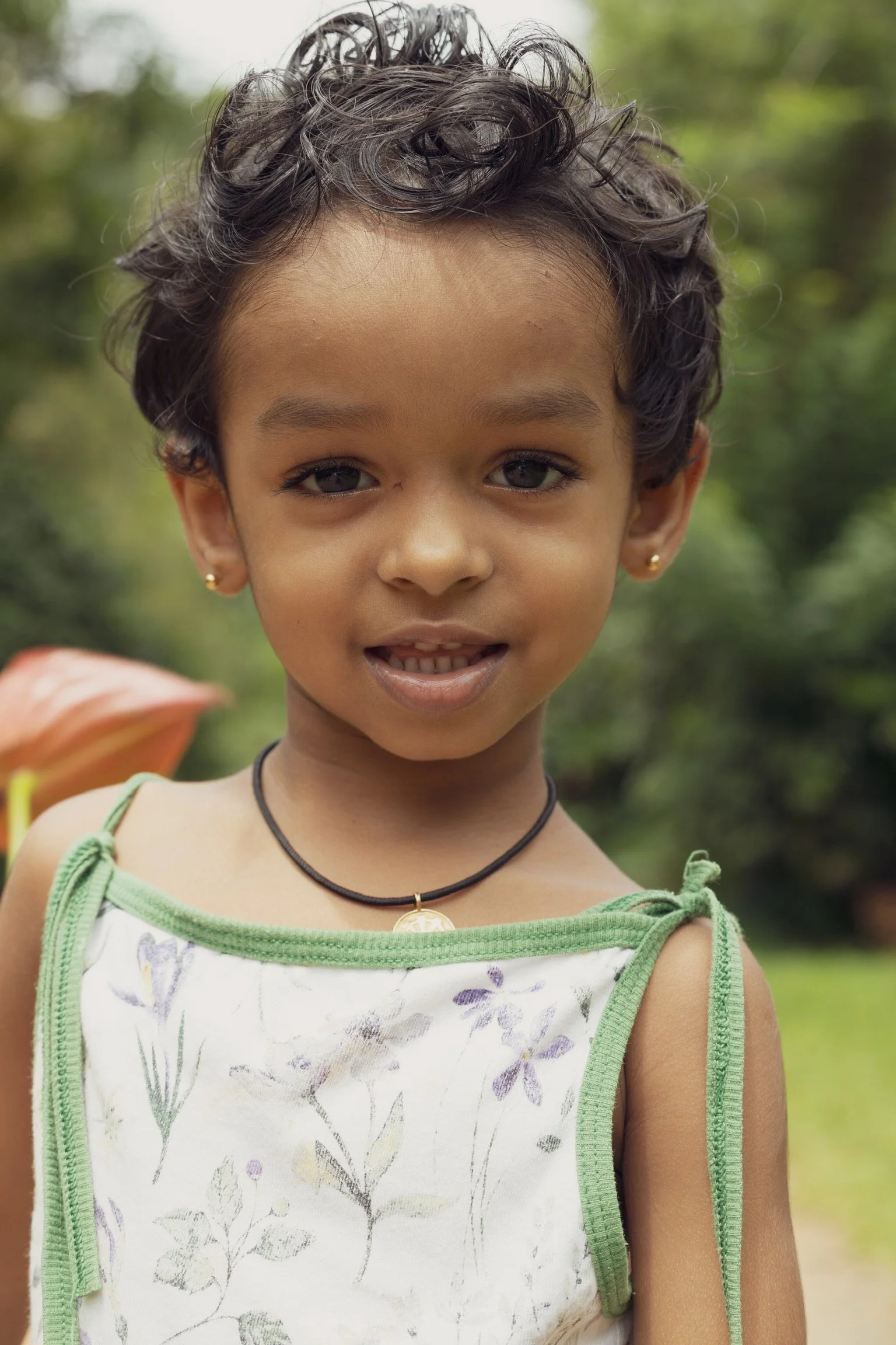 11_portraet-maedchen_sri-lanka_c_tina-berger_2024_hochformat.jpeg