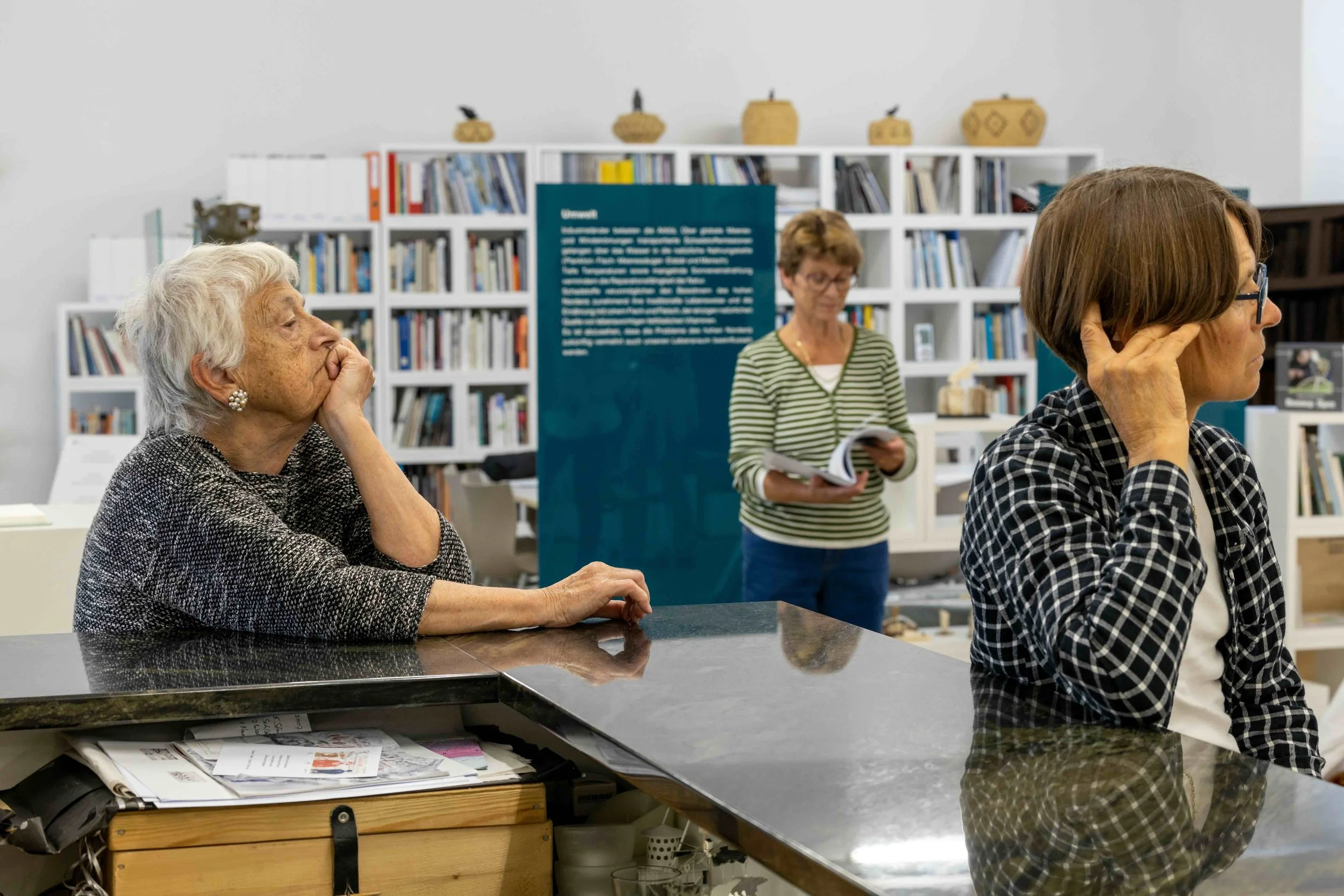 02_gruppe-im-museum_stadt-bern_c_tina-berger_2022_querformat.jpeg