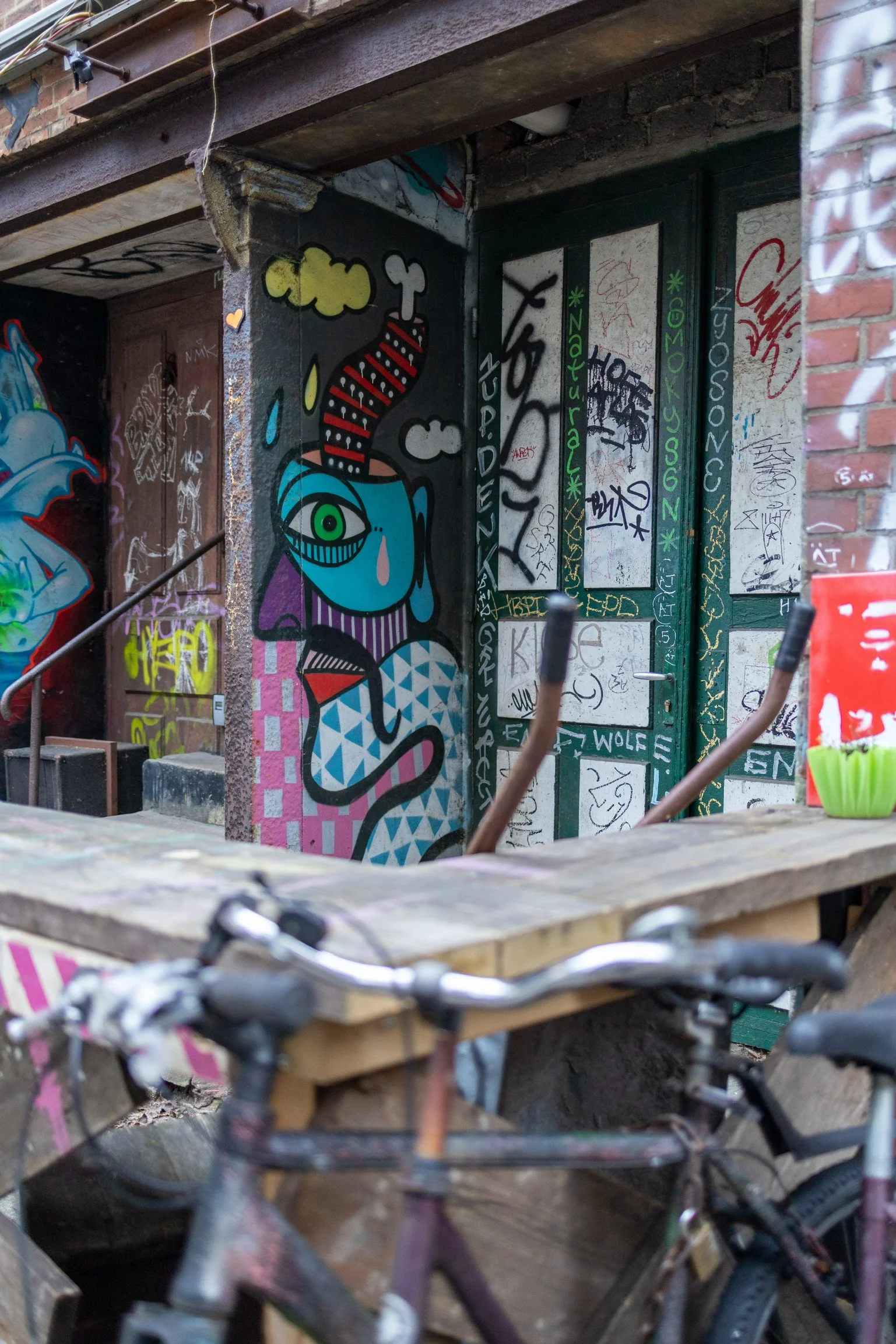 15_street-art_hamburg_schwarz-weiss-fotografie_c_tina-berger_2023_hochformat.jpeg