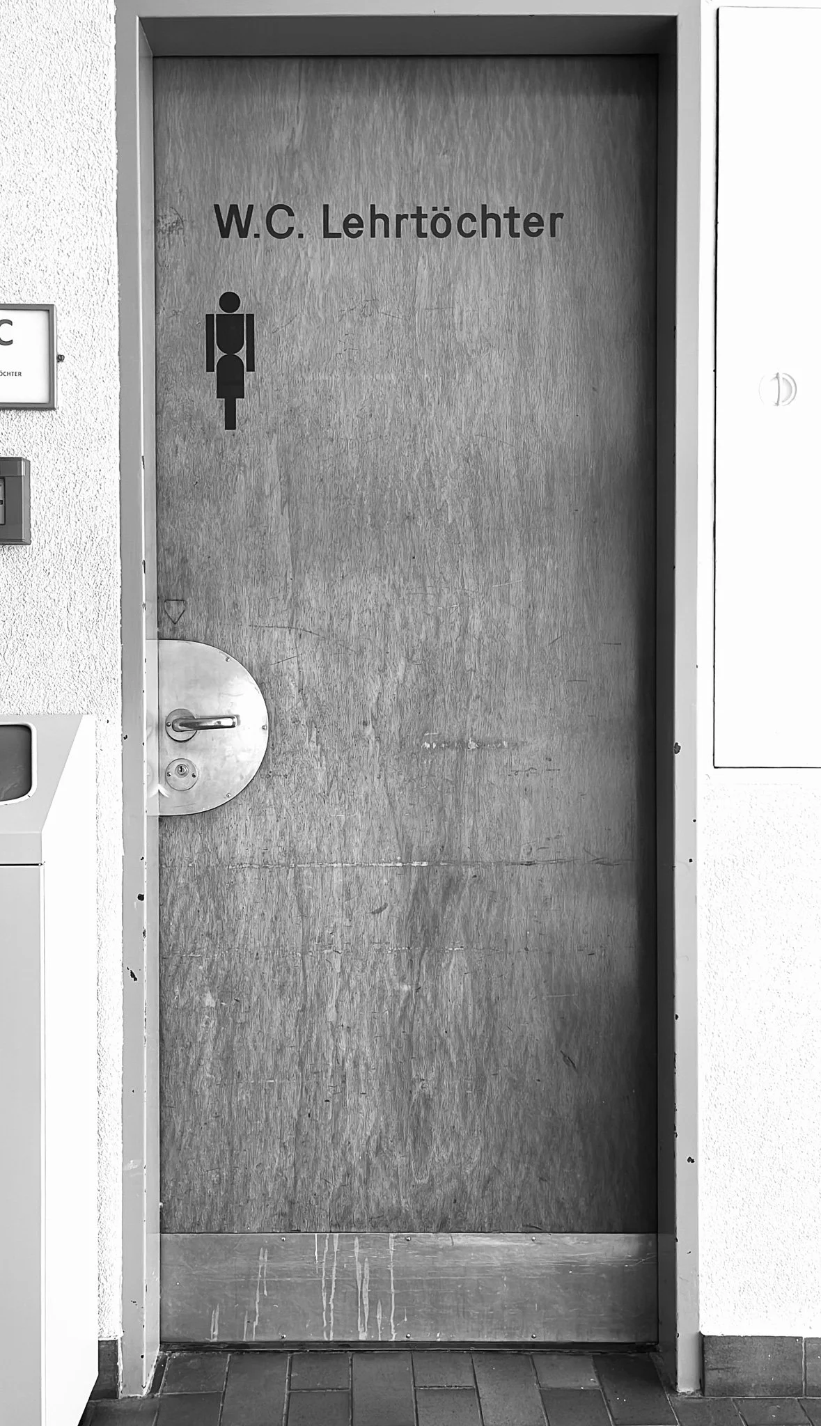 07_lehrtoechter_toilette_gibb-bern_c_tina-berger_2025_hochformat.jpg