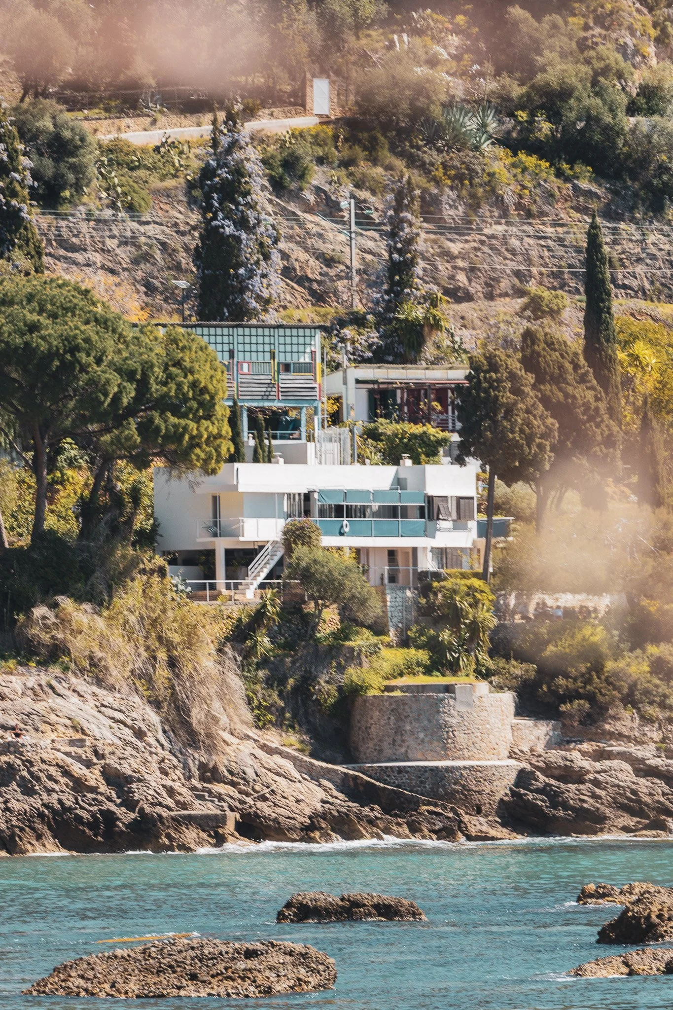 18_villa-e-1027_eileen-gray_roquebrune_cap-martin_suedfrankreich_architekturfotografie_c_tina-berger_2026_hochformat.jpg