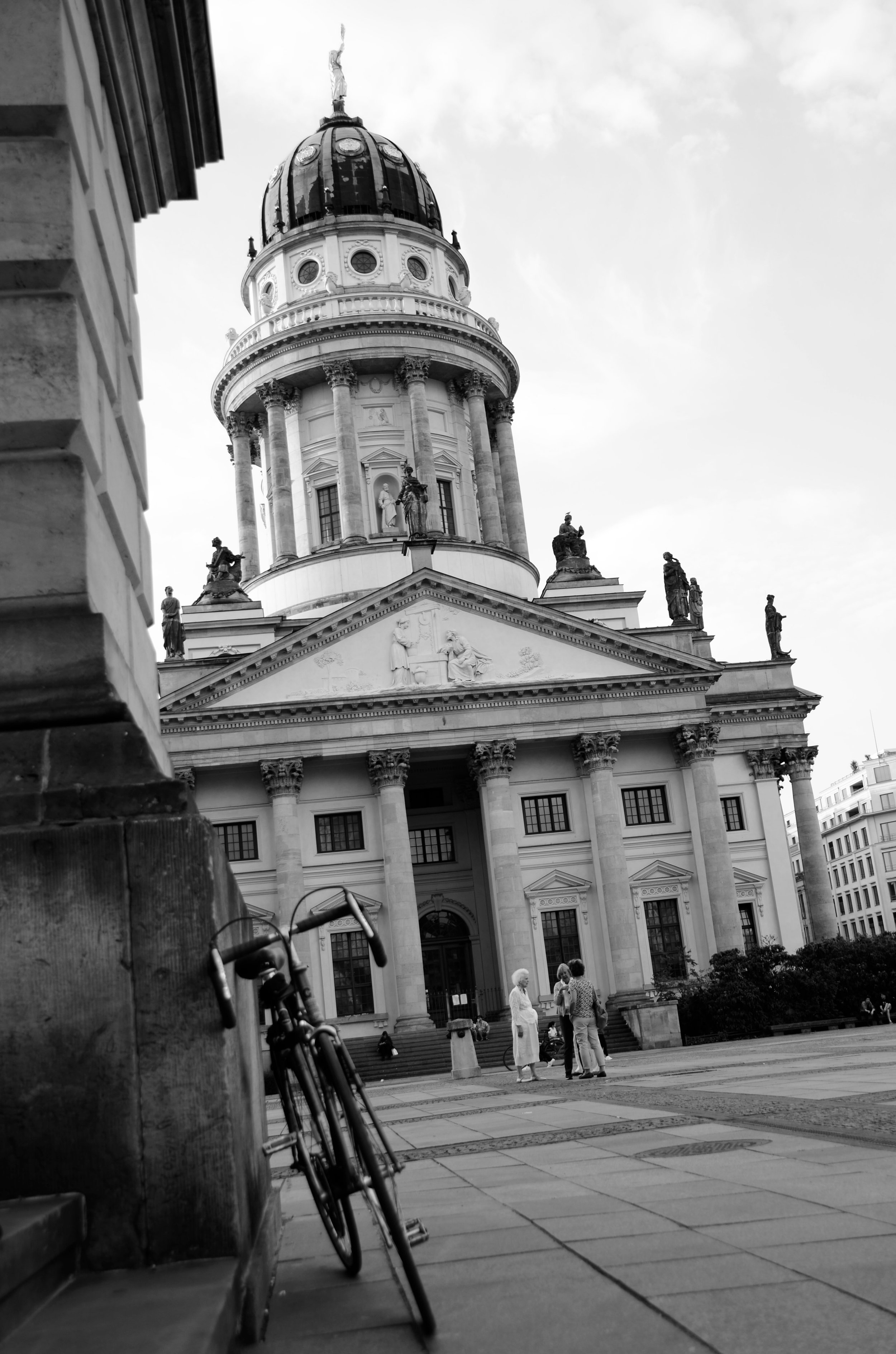 03_fahrrad-berlin_schwarz-weiss-fotografie_c_tina-berger_2028_hochformat.jpeg
