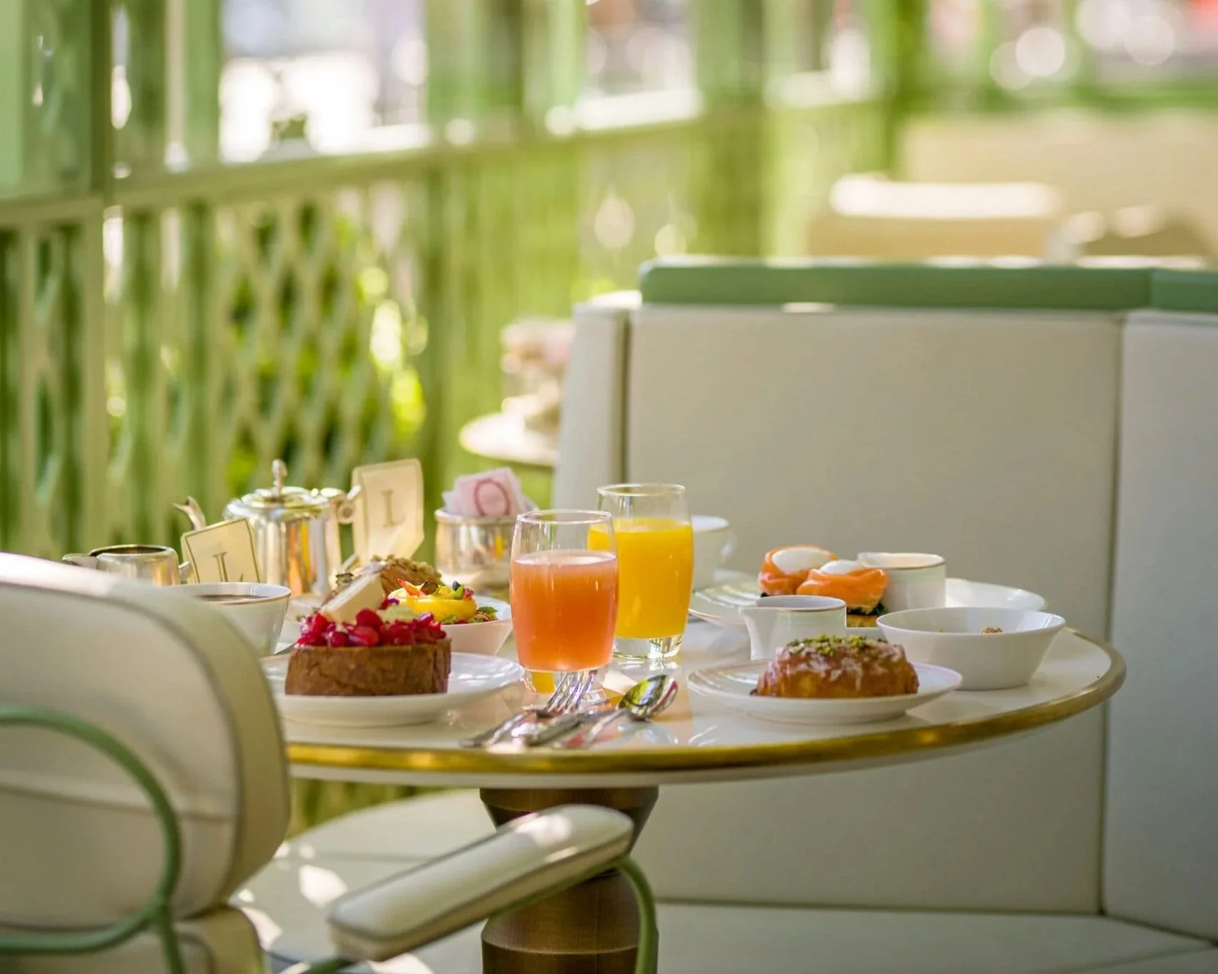 Ladurée Champs Élysées