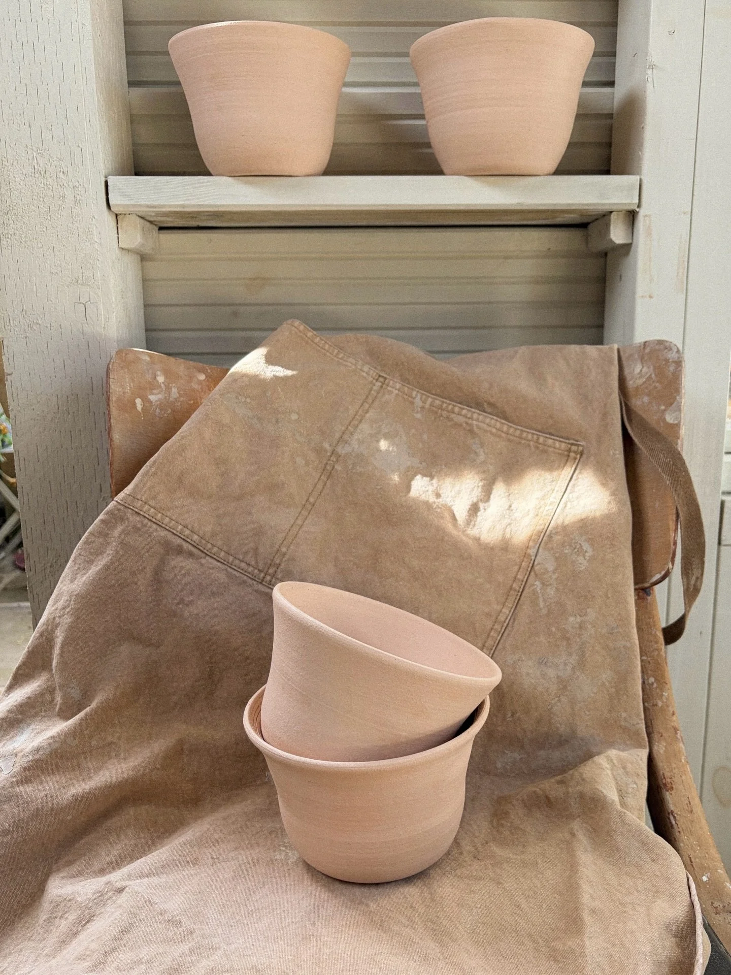 For all you soup and noodle lovers! I&rsquo;ve decided to name these my minestrone bowls, they are wonderfully large with curved bellies to allow for plenty of broth and a slanted rim for resting the handle of a spoon 🥄. I&rsquo;m pondering what gla