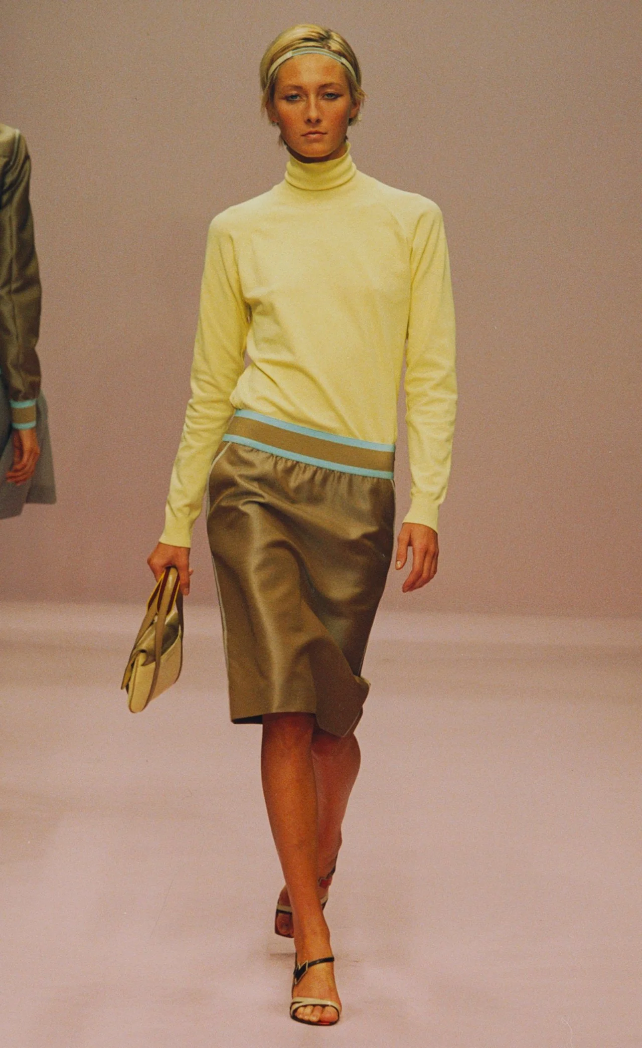 miu_miu_ss2000_catwalk_mesh_bag.jpg