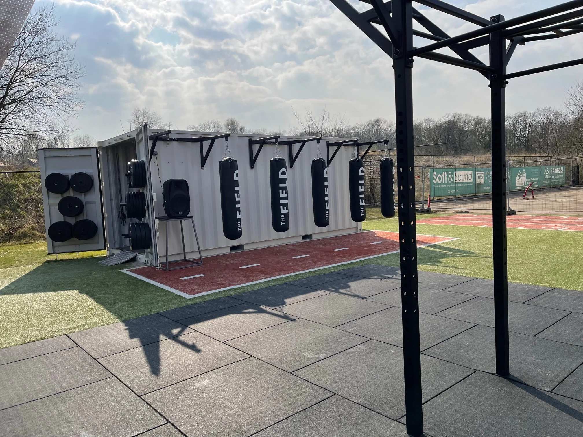 The Field, Club Pellikaan