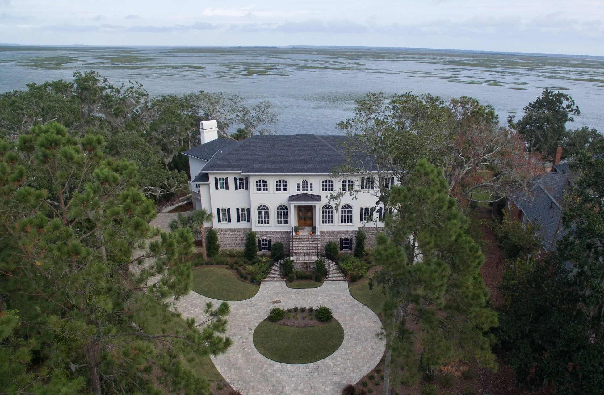 Estate Home in Midpoint