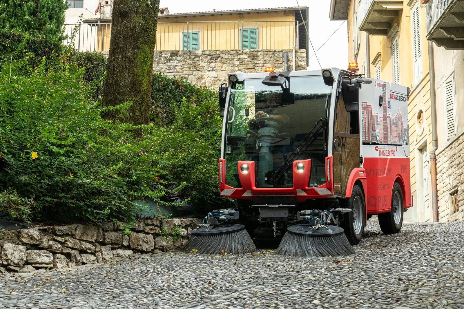 dulevo-dzero2-electric-street-sweeper2.jpeg