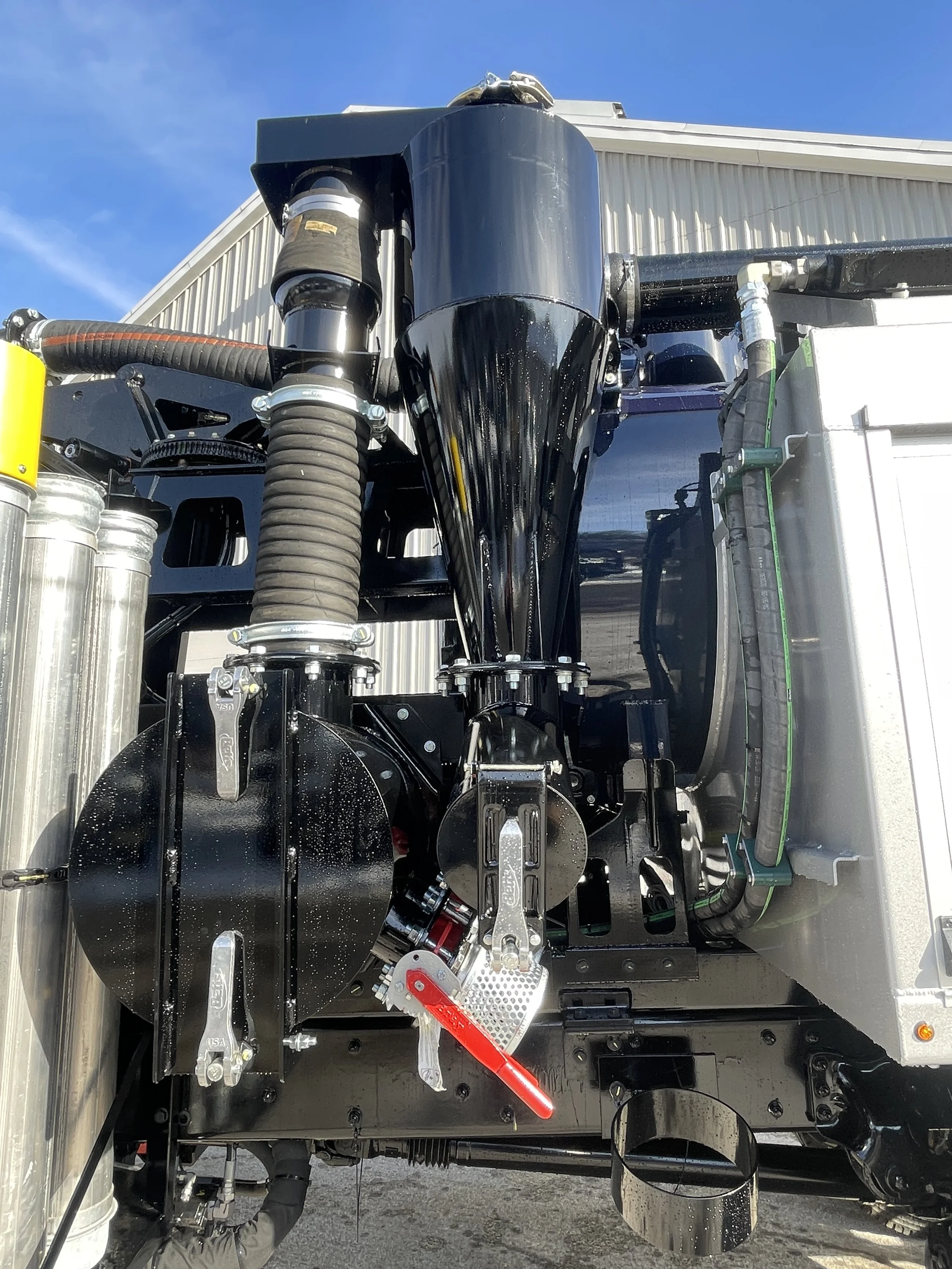 gapvax-mc-lite-mini-combo-vac-truck-502equipment_bloower.JPG