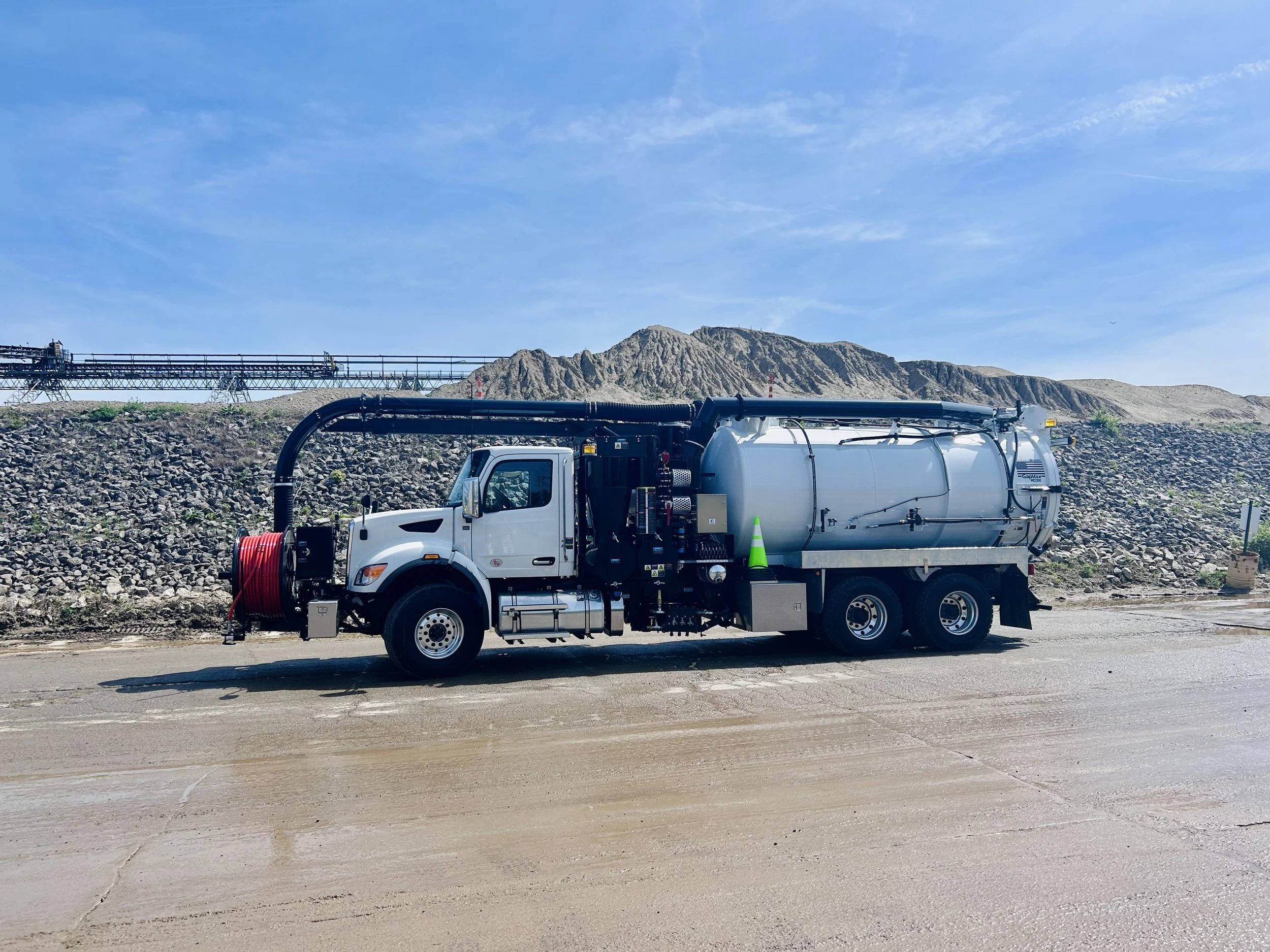 A GapVax MC combination sewer cleaner vacuum truck parked at a gravel and sand manufacturer in Louisville, Ky.