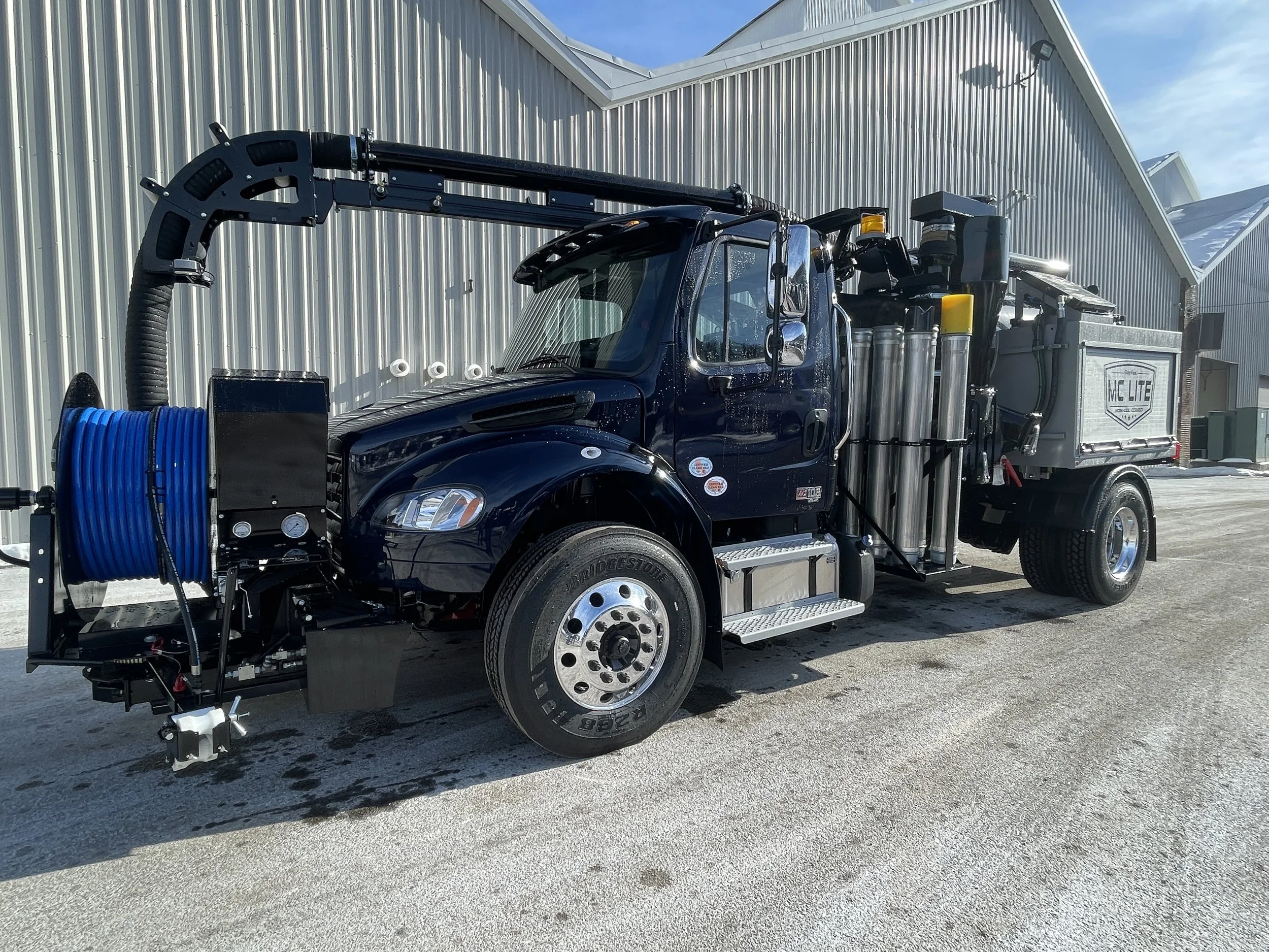 gapvax-mc-lite-mini-combo-vac-truck-502equipment.JPG