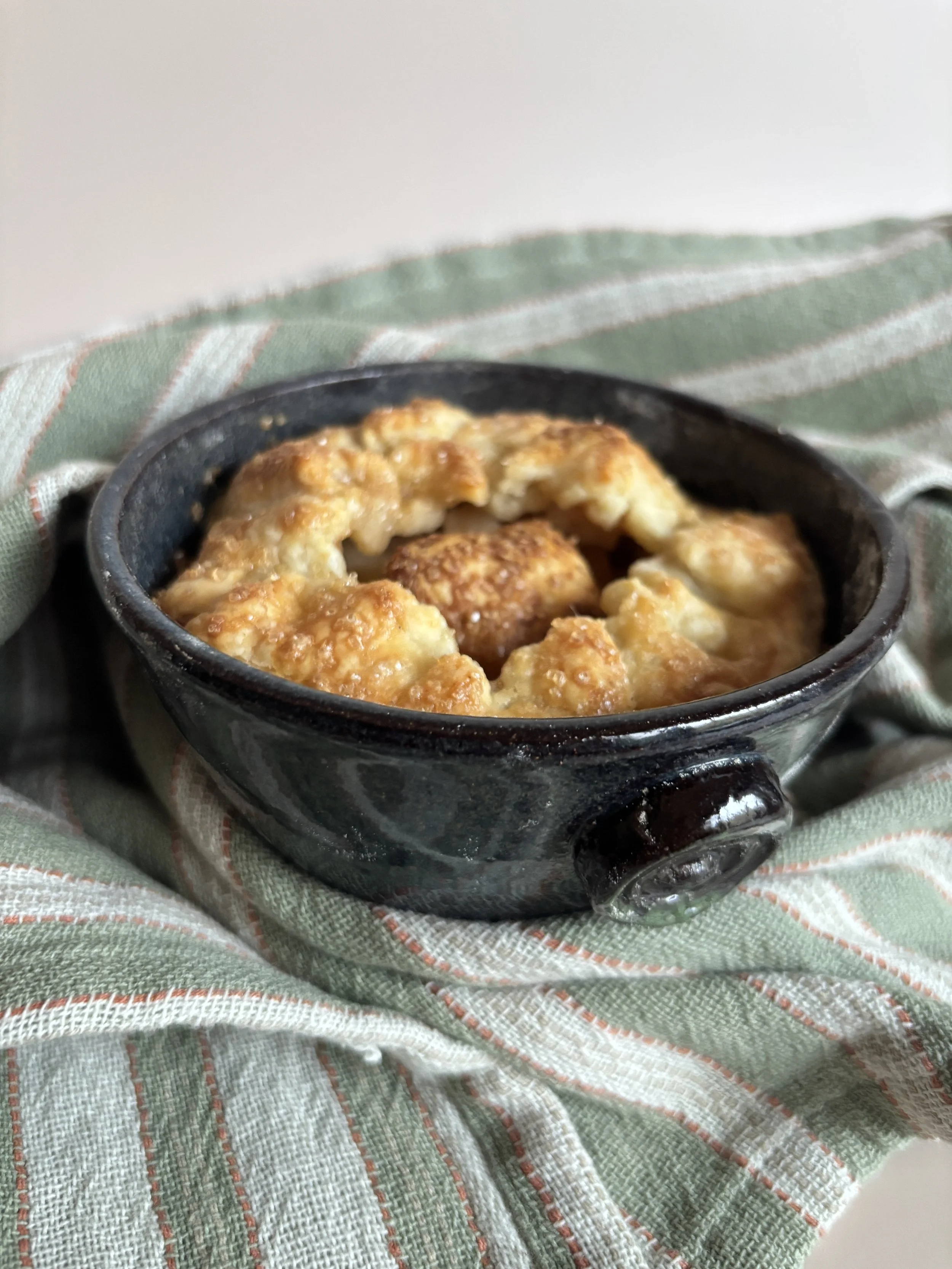 deep dish mini apple pie