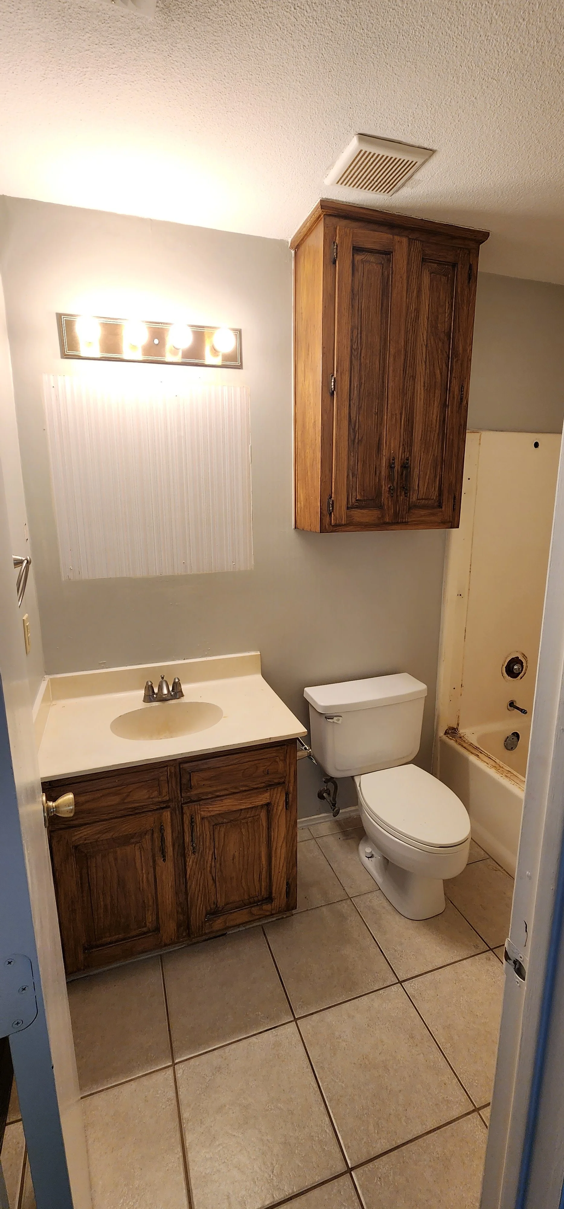 Denton-TX-Bathroom-remodel-before-3.jpg