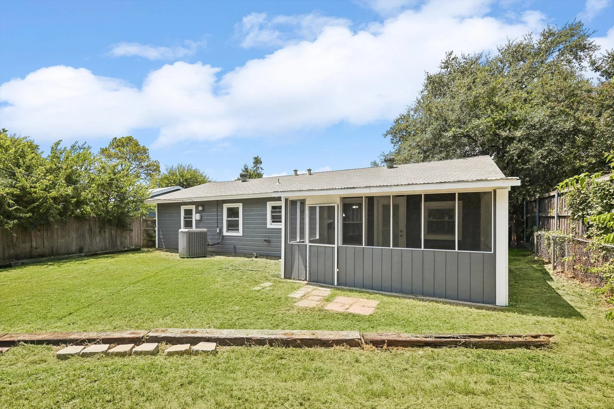 Denton-TX-home-exterior-painting-8.jpg