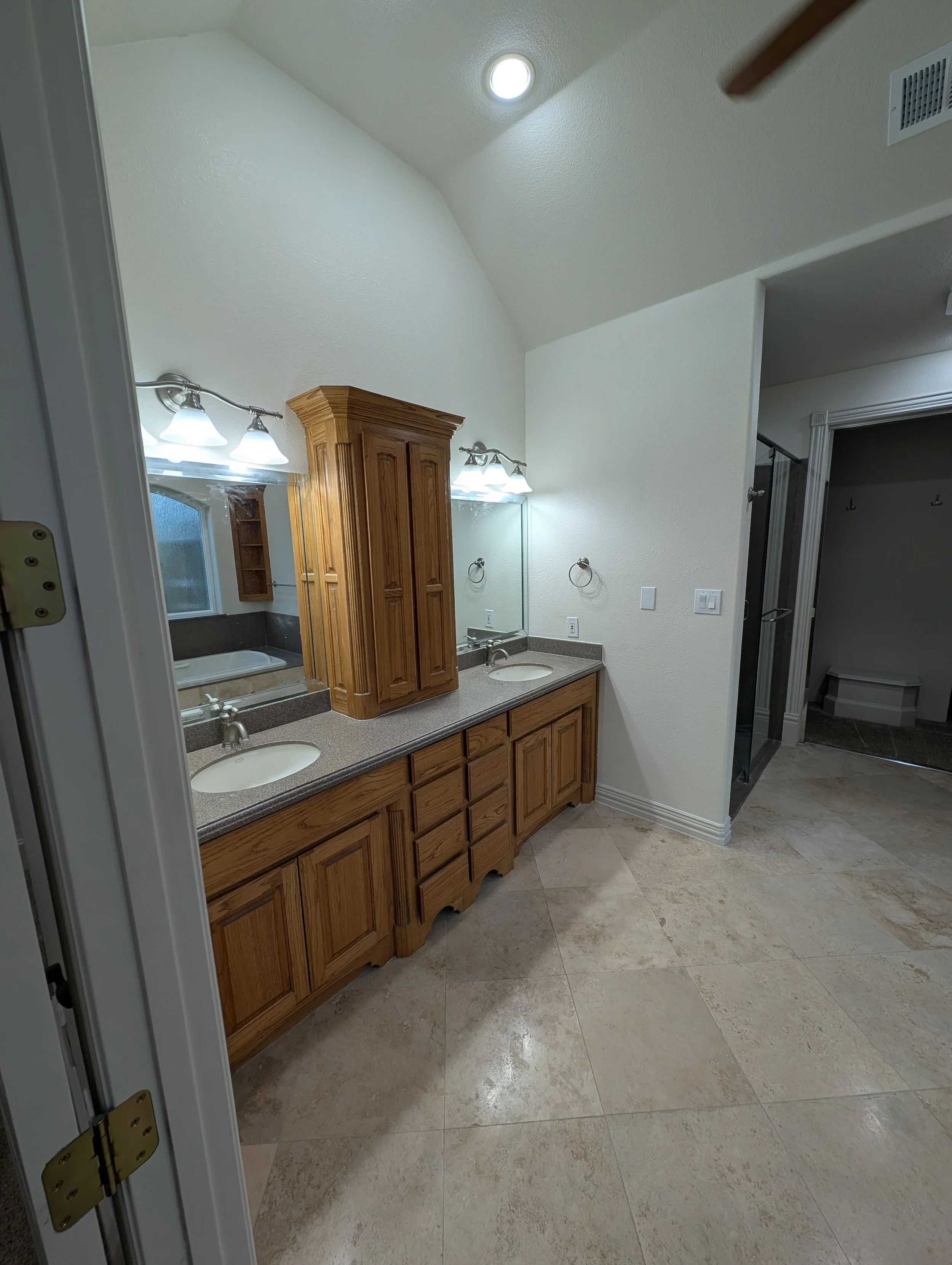Wallpaper-removal-in-Shady-Oaks-TX-master-bathroom-after-1.jpg