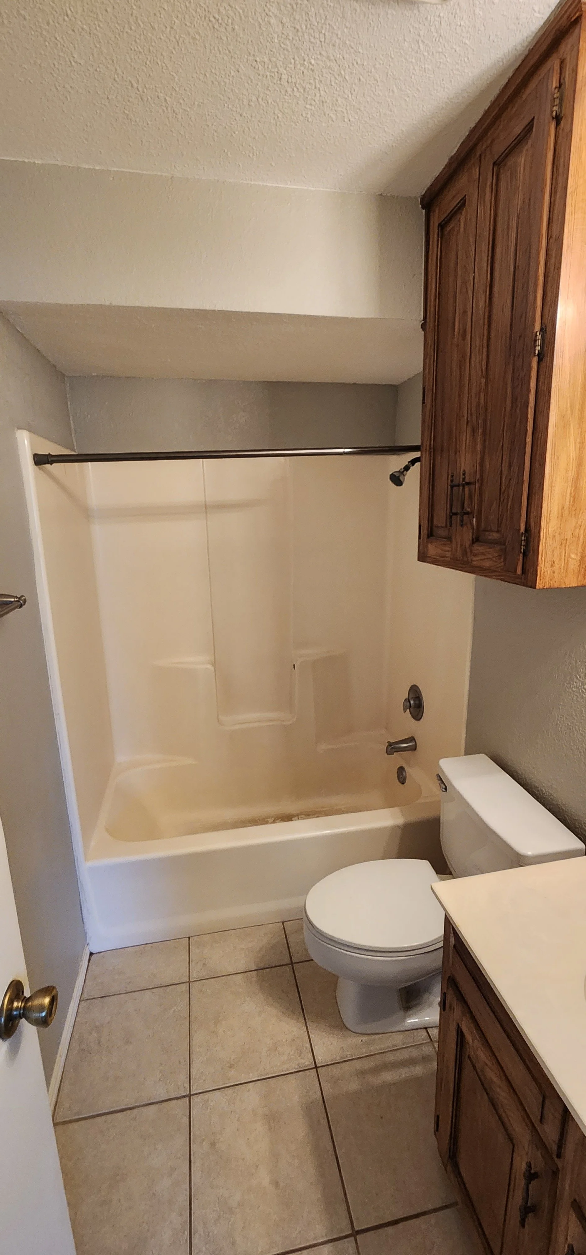 Denton-tx-bathroom-remodel-guest-before-2.jpg
