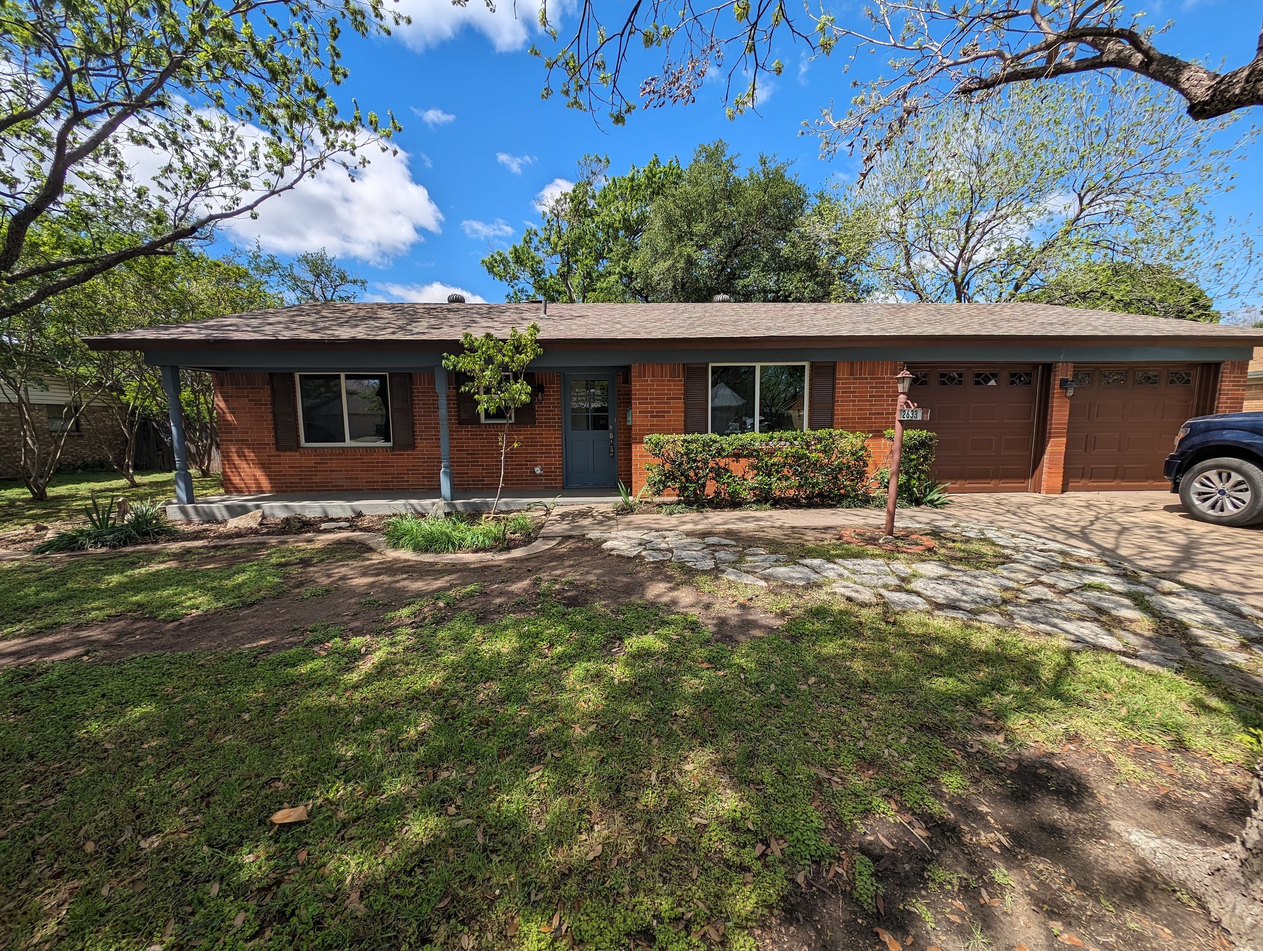 Exterior of home prior to full paint by 5C Home Solutions