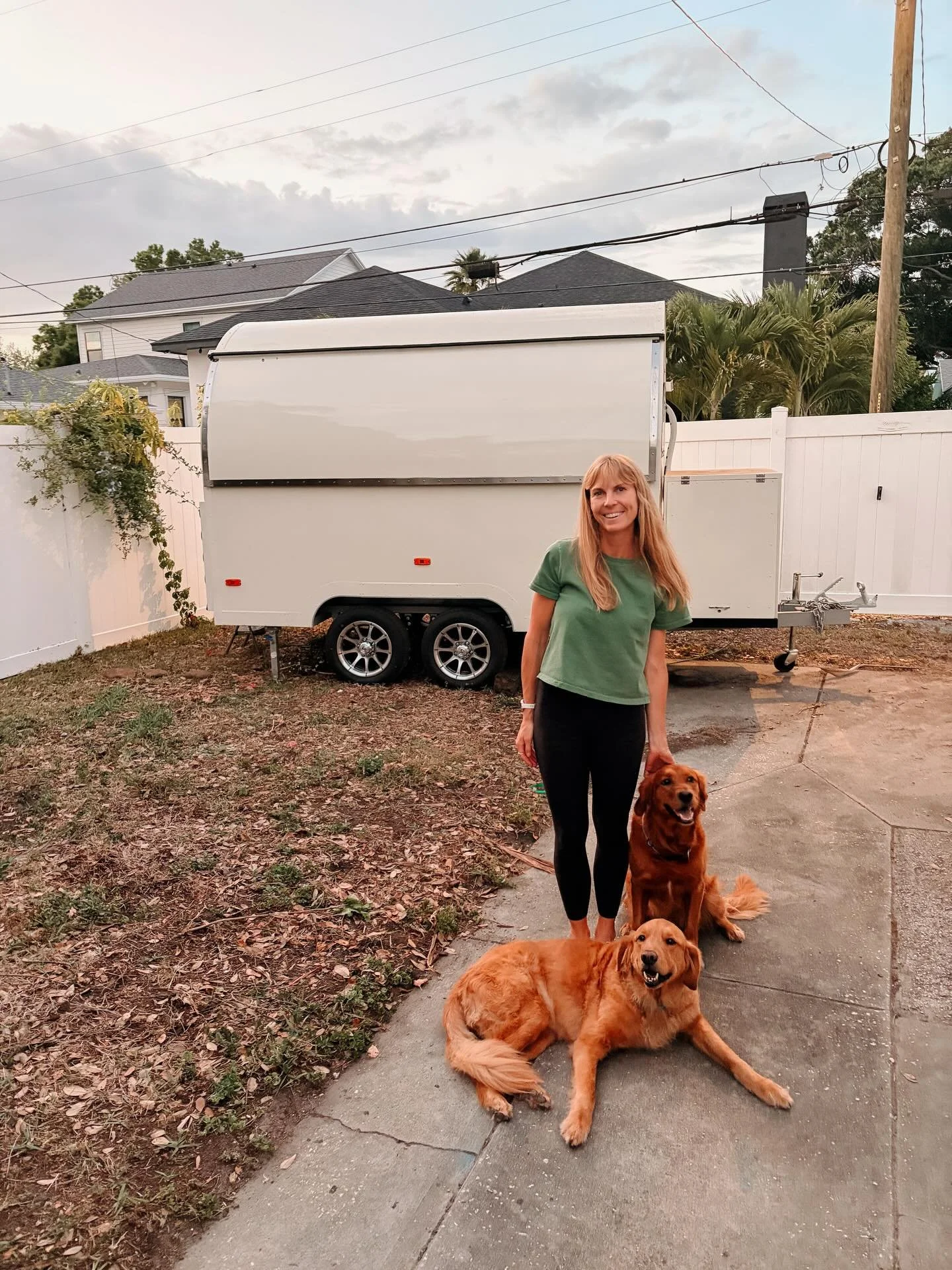 Big thank you to my brother for hosting Little Fika in his backyard while I prep my space. We moved it over to my place on Friday and are now one step closer to opening! ☕️🙌