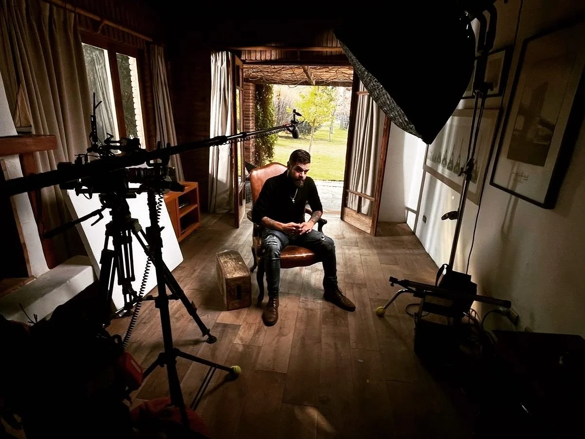 Hola Mamá documentary series investigating illegal adoptions in Chile