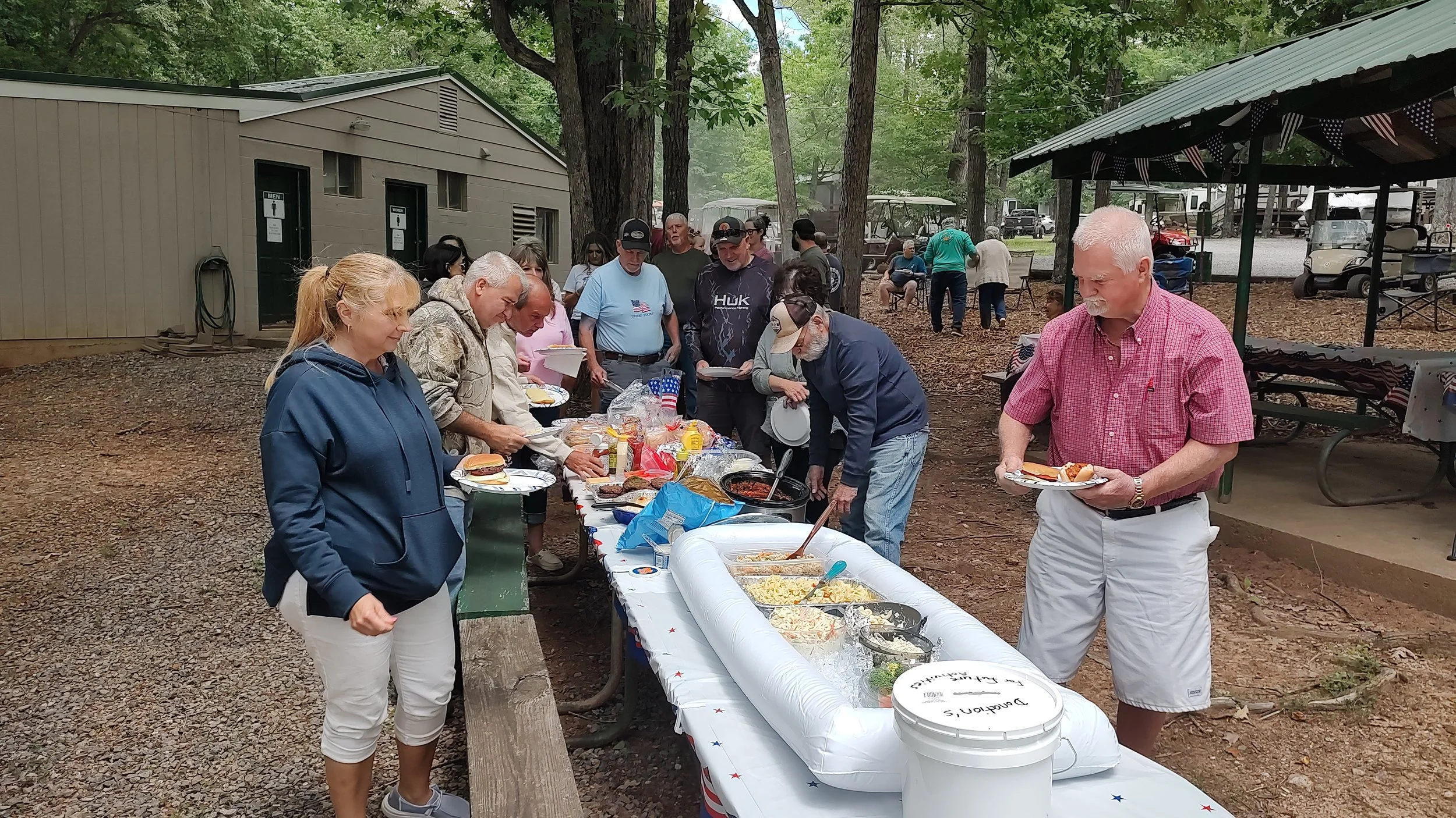 RV camping at Eagles Roost Campground, Smith Mountain Lake Virginia