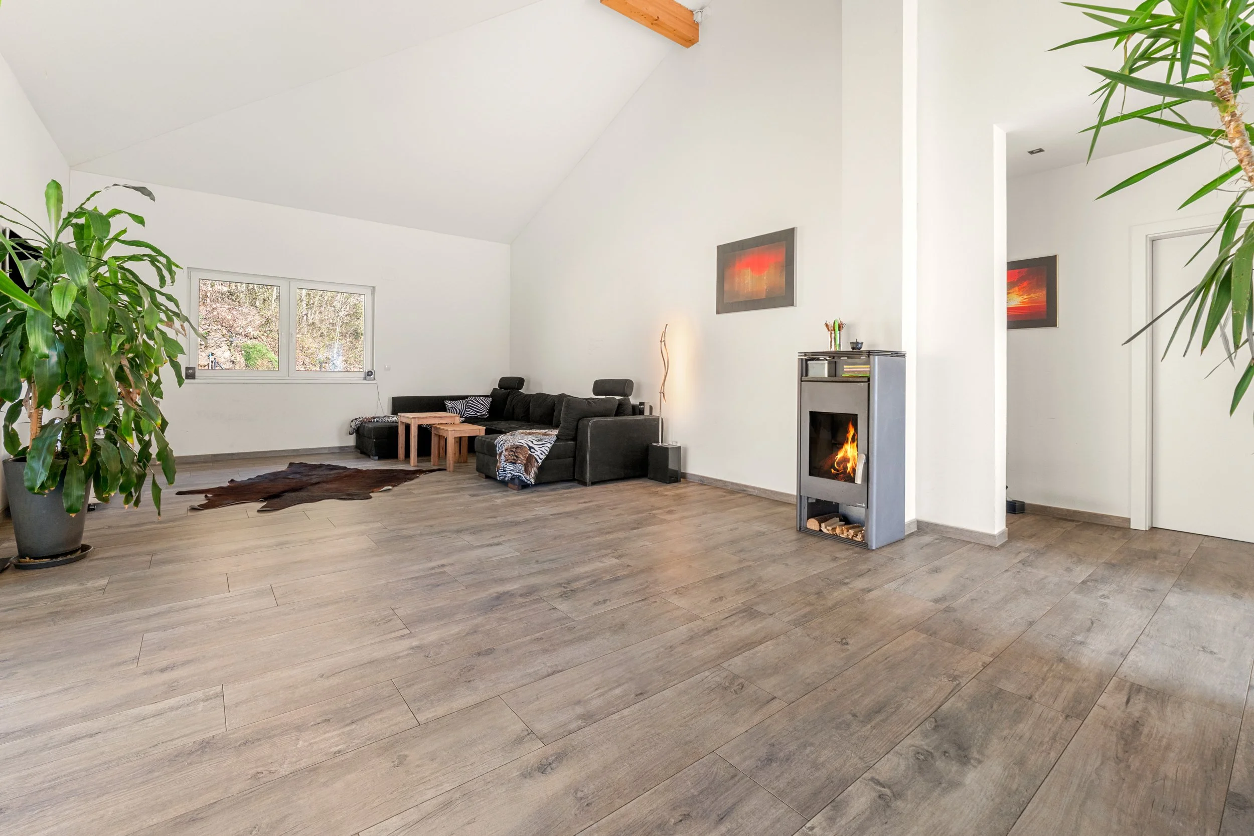 Offener und heller Living-Bereich. 