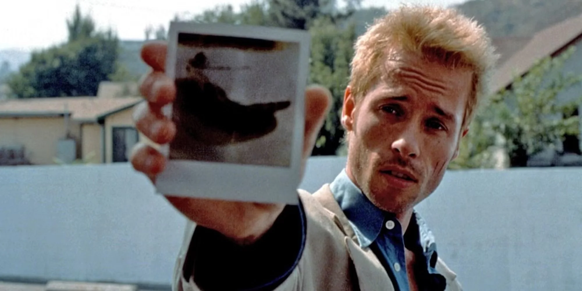 A scene from Memento