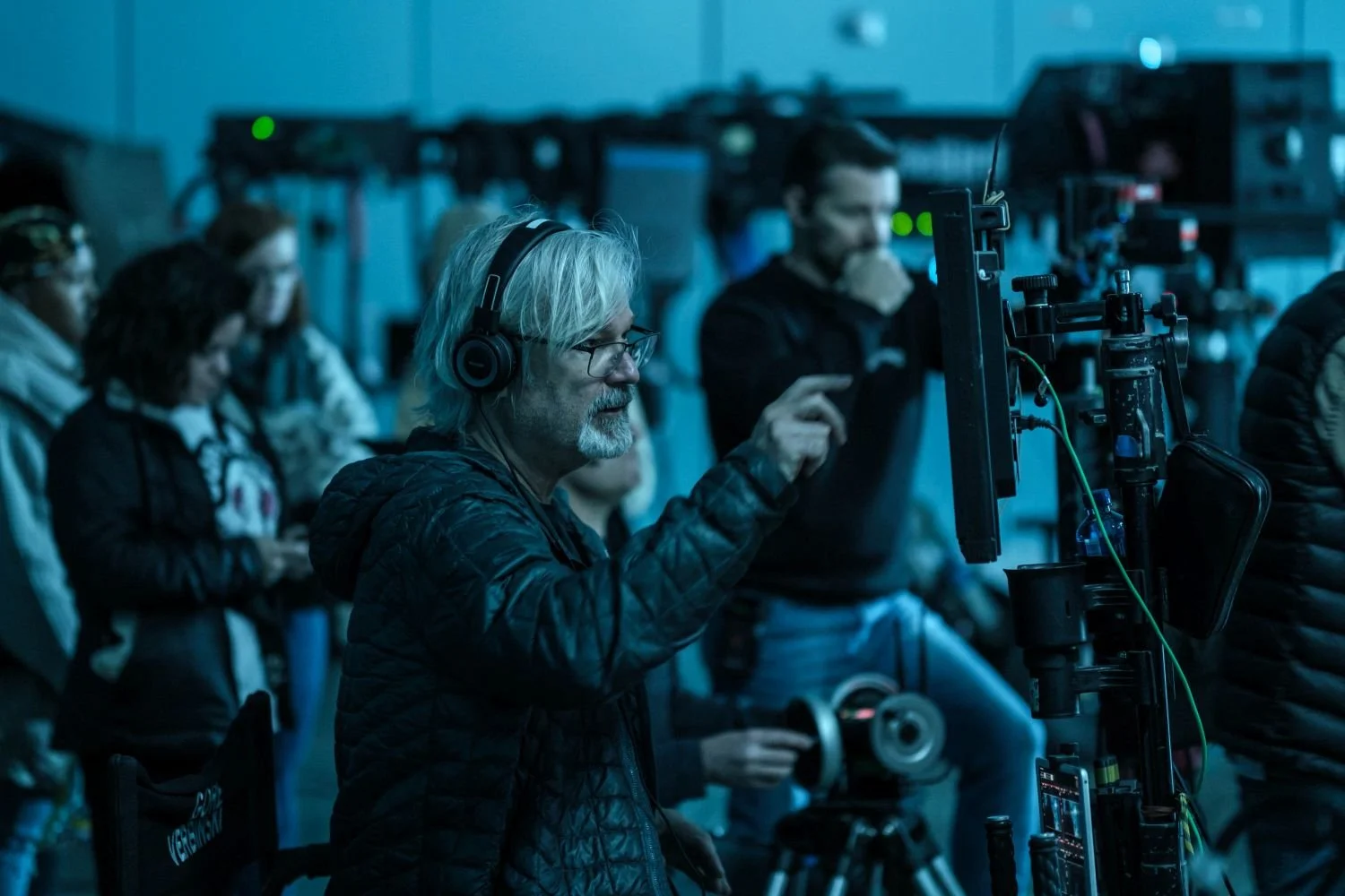 Gore Verbinski directing a scene