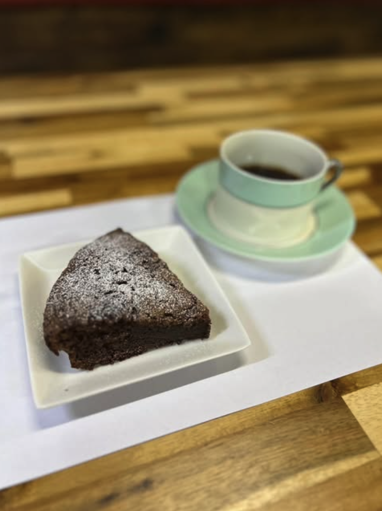 A Supreme Retreat Shin Hinomoto ucho and Shin Hinomoto: Handmade Chocolate Cake and Rare Geisha Coffee