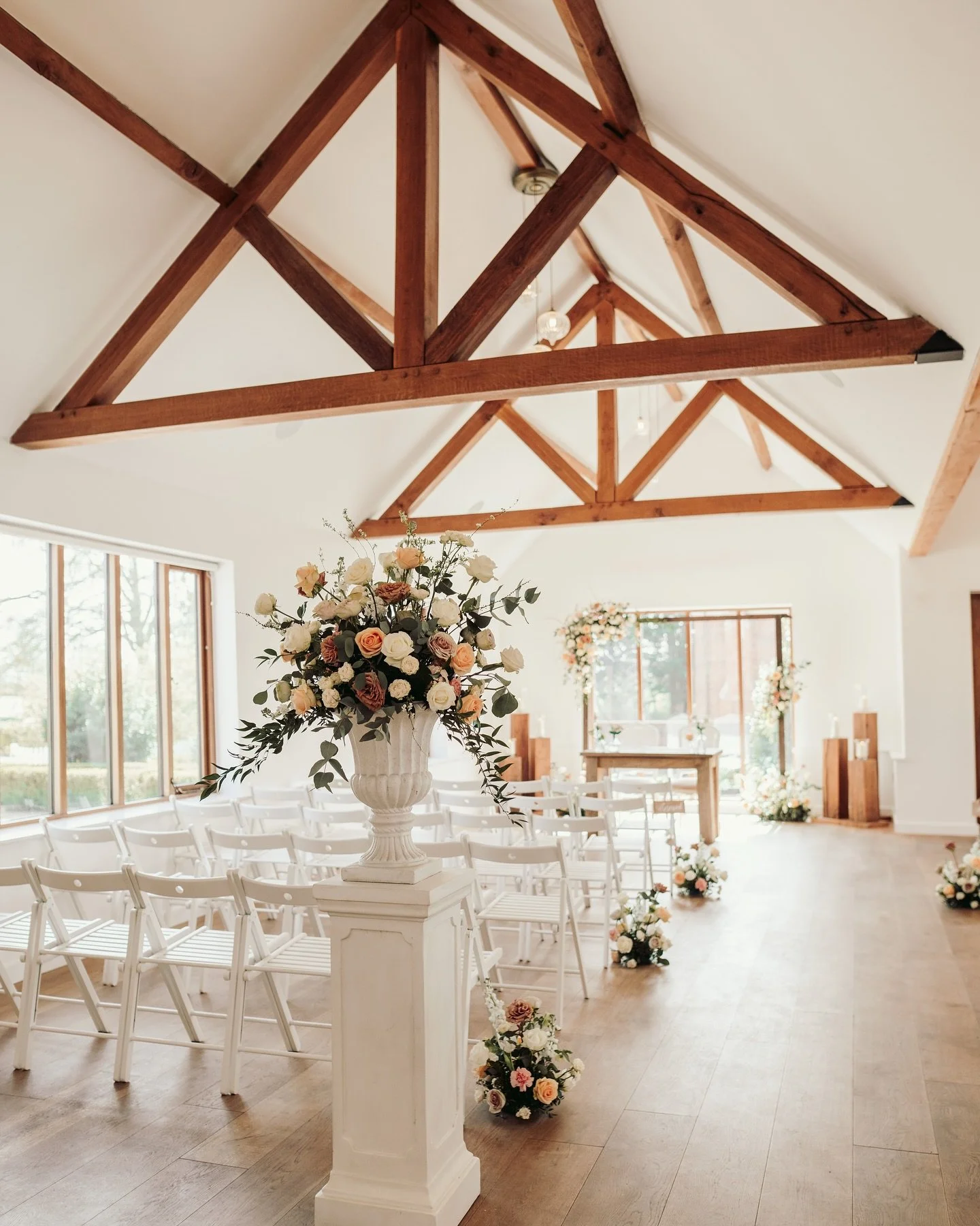 Our ceremony room has been converted from its original stable block, into a light and airy contemporary space to host such an important moment on your wedding day! Captured beautifully by our amazing @sam_rundle_photography and floral set up by the t